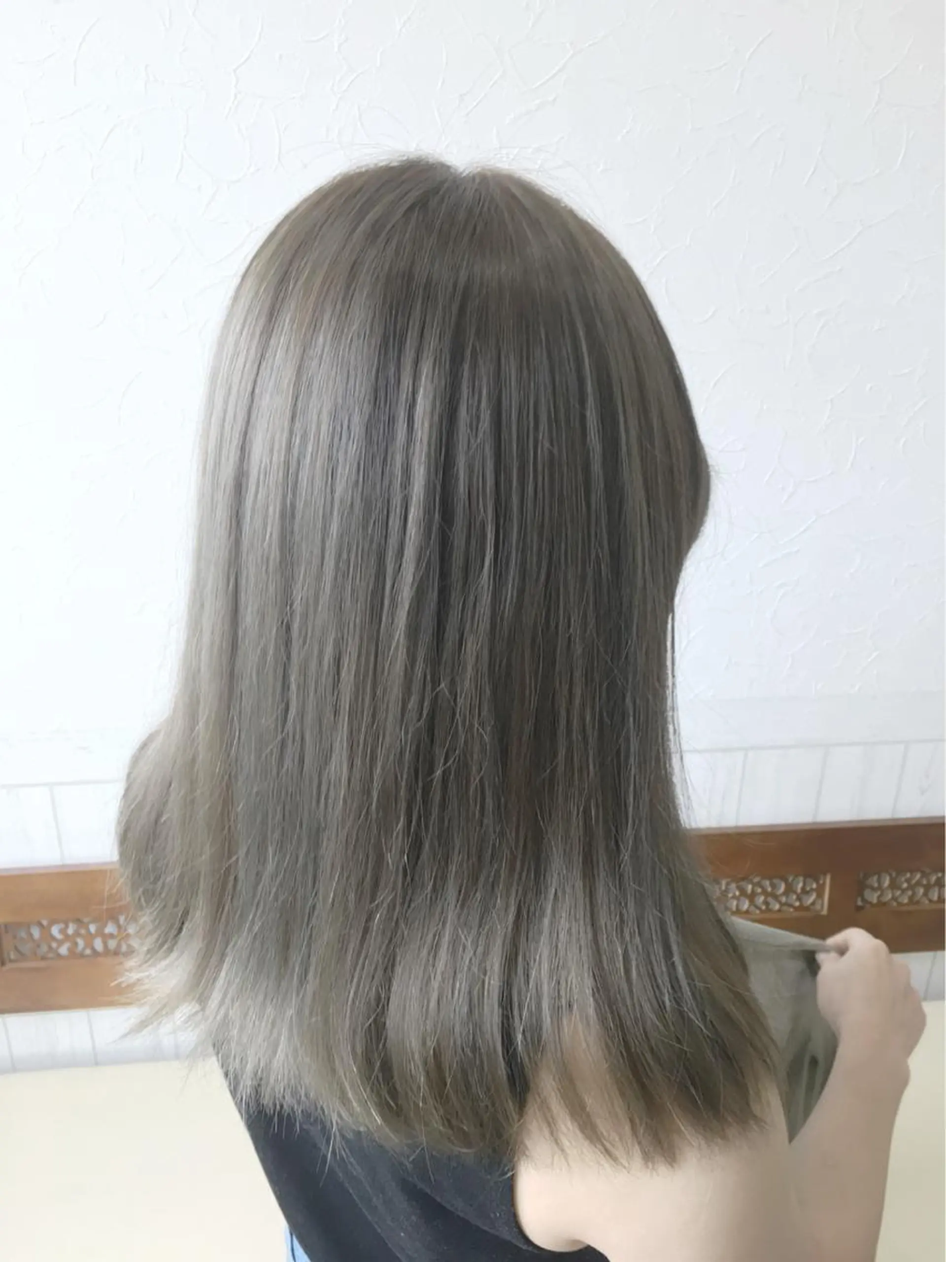 セミロング カラー グレージュ Rise Heart 中村 裕介のヘアスタイル