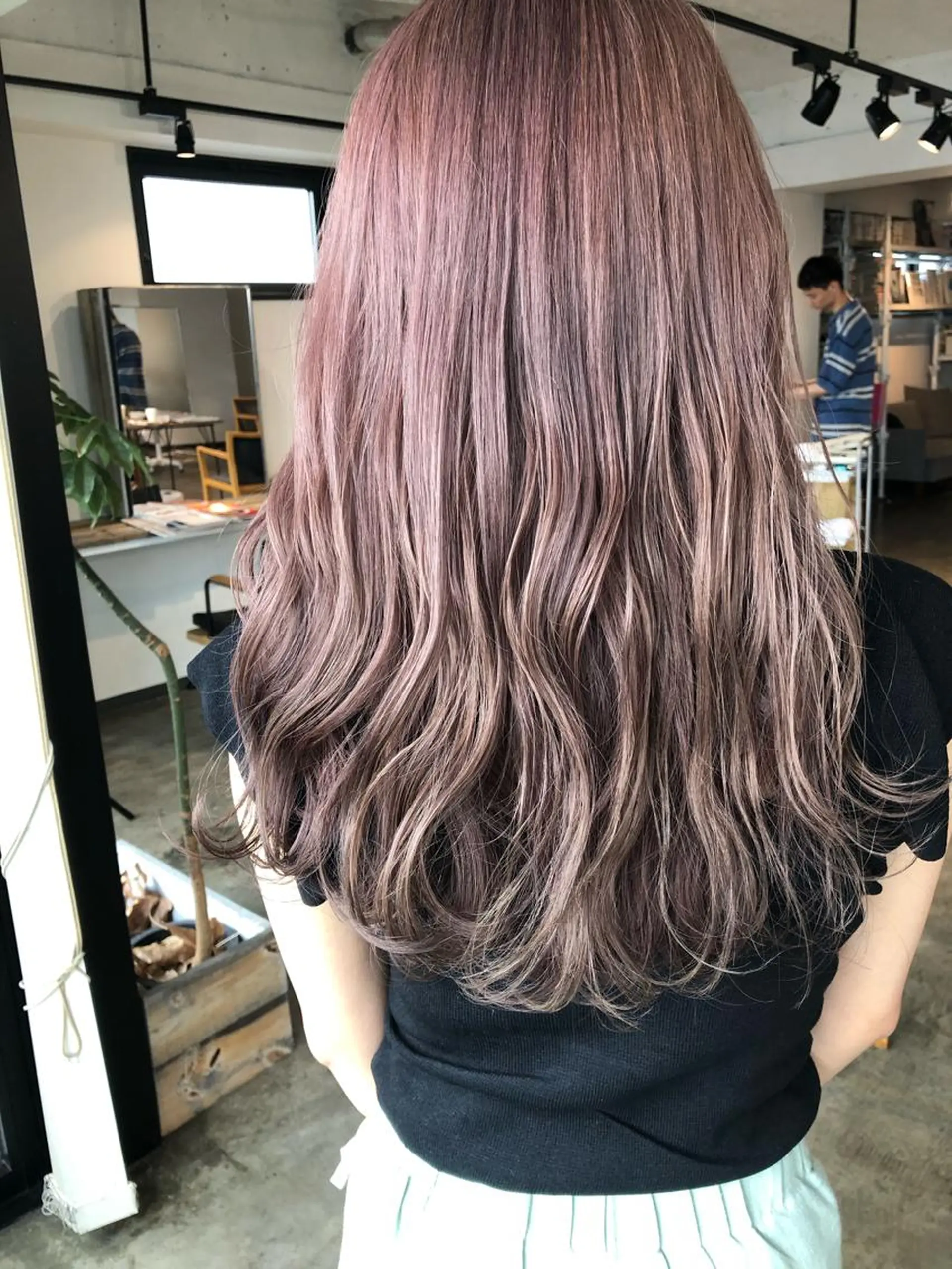 ロング カラー グラデーションカラー ピンクカラー ヘアカラー トリートメント ハイトーン/レイヤー /ケアブリーチ石川治のヘアスタイル