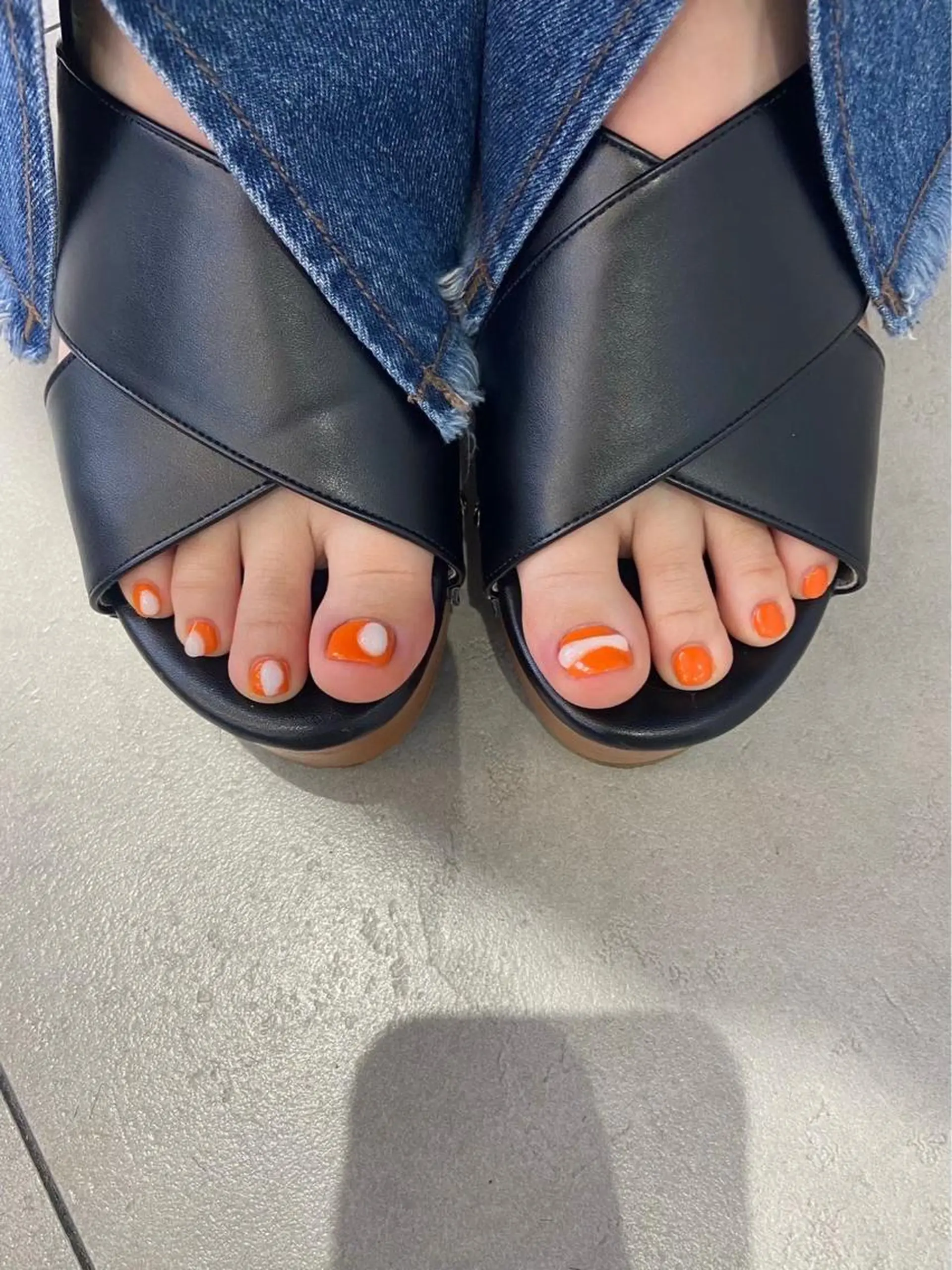 ネイル ミディアムネイル メンズネイル ワンカラーネイル 赤色 ‪るか/‪透明感 カラー/アレンジのヘアスタイル