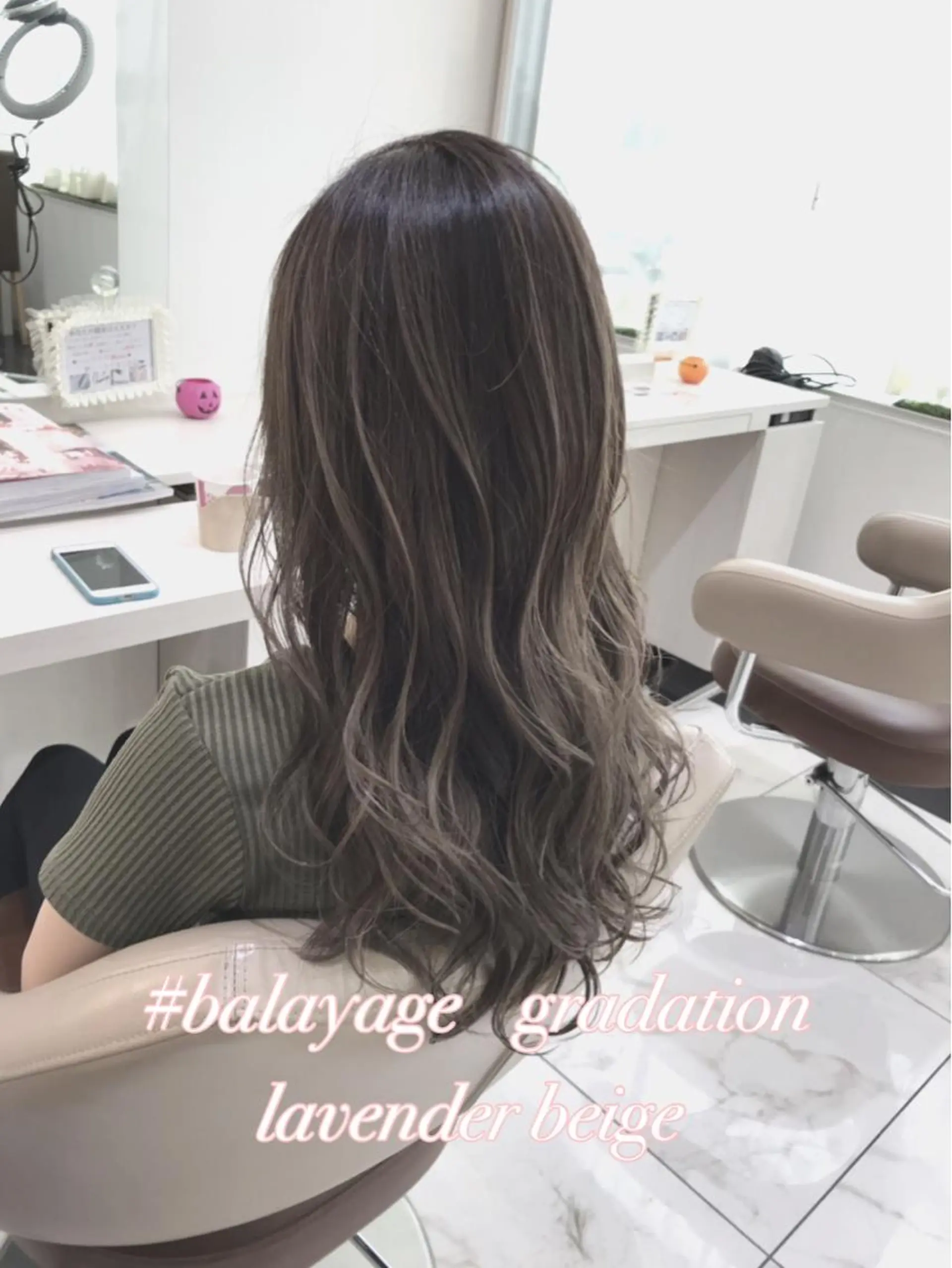 セミロング カラー バレイヤージュ ベージュカラー グラデーションカラー ラベンダーカラー ラベンダーベージュ カット ヘアカラー 山崎俊輔/髪質改善 /バレイヤージュのヘアスタイル