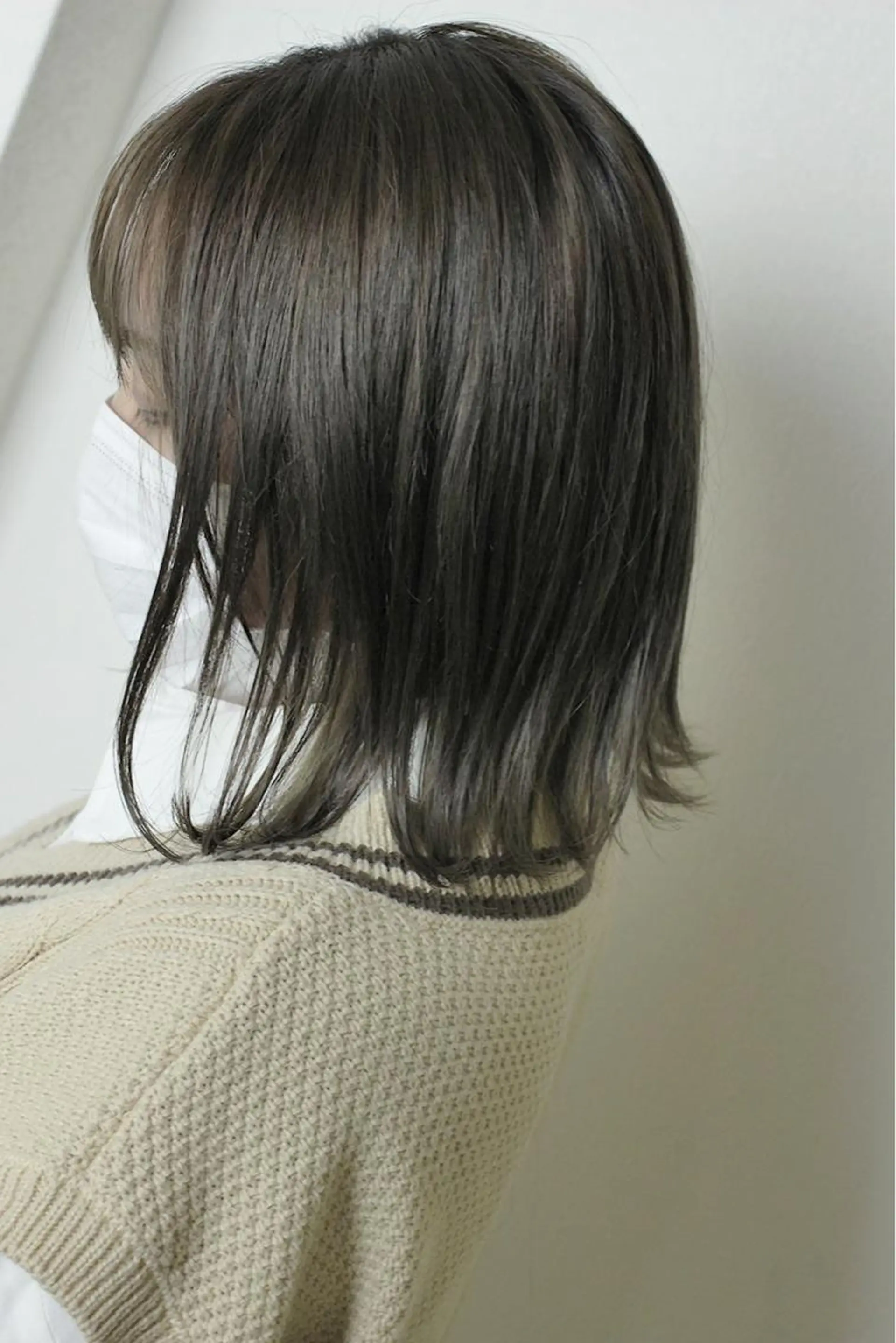 ミディアム カラー ベージュカラー グレージュ 外ハネヘア ヘアカラー 土居 正季のヘアスタイル