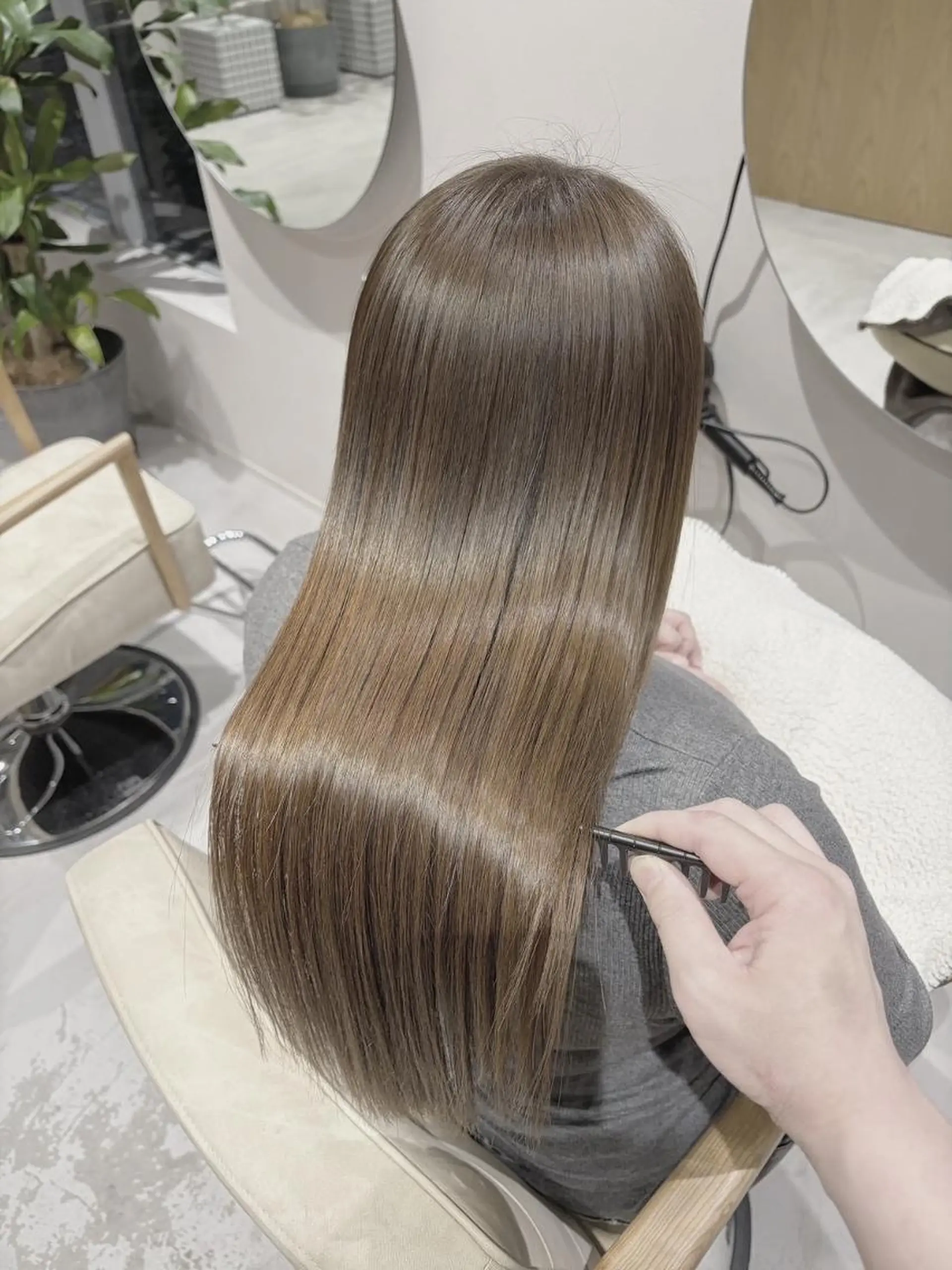 ロング 髪質改善✨縮毛矯正✨ が得意‼️高島英隆のヘアスタイル