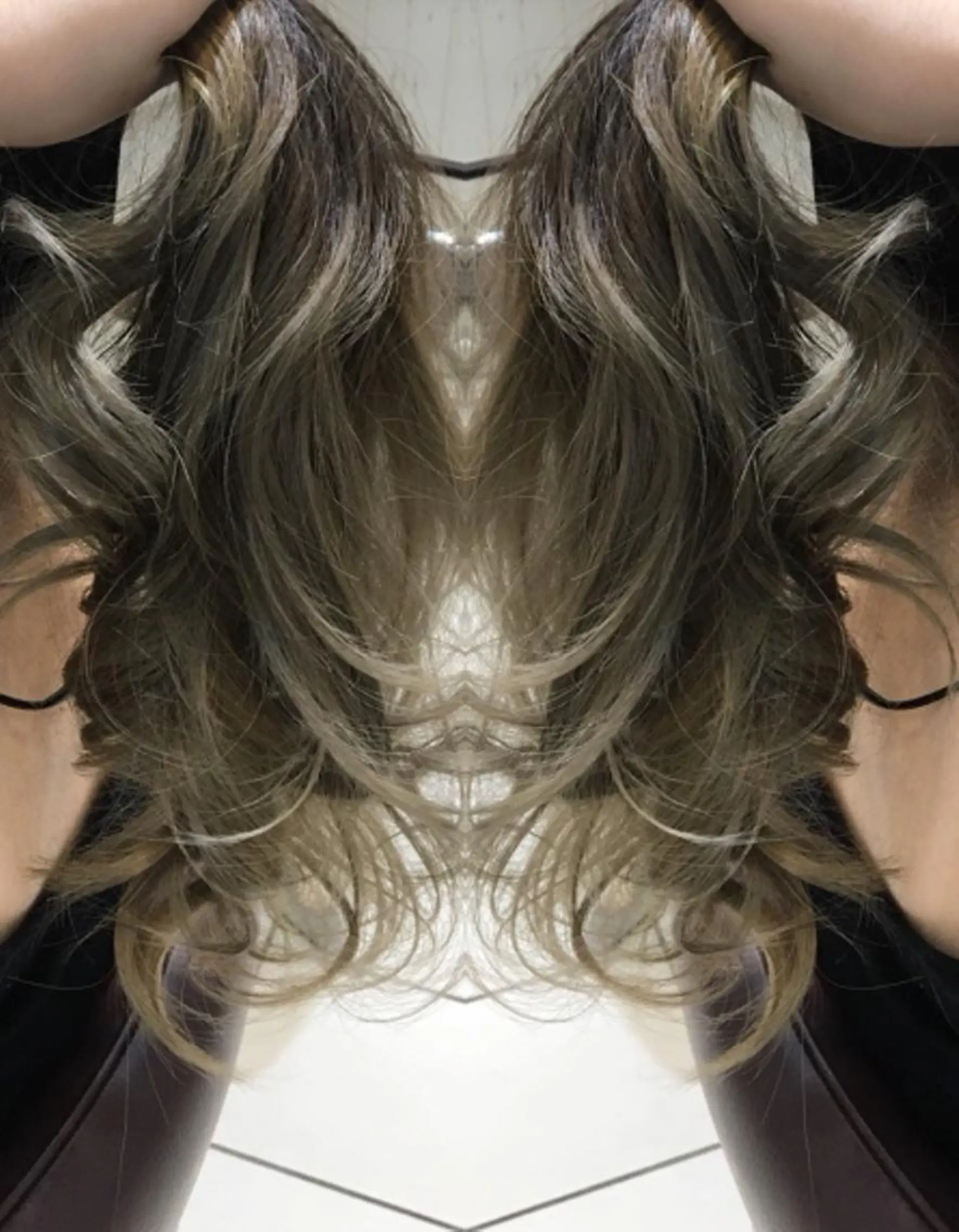 ロング カラー パーマ ヘアアレンジ Device ディバイスのヘアスタイル