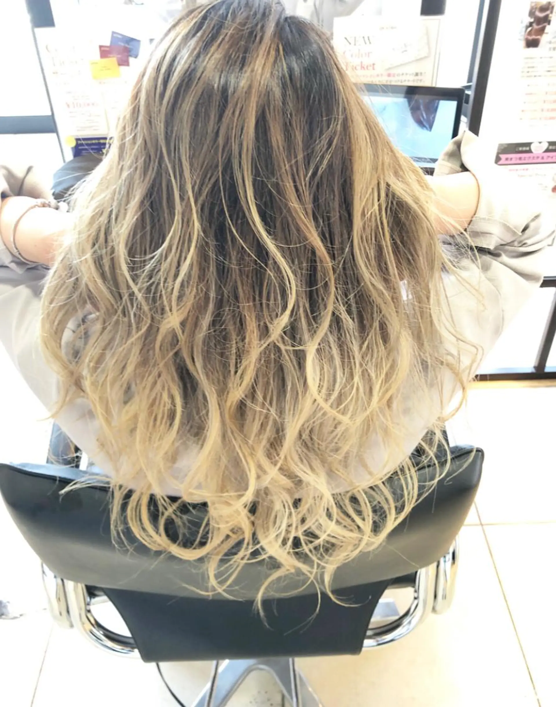 ロング レイヤーカット GISELAジゼラ所属・手塚 亮汰のヘアスタイル