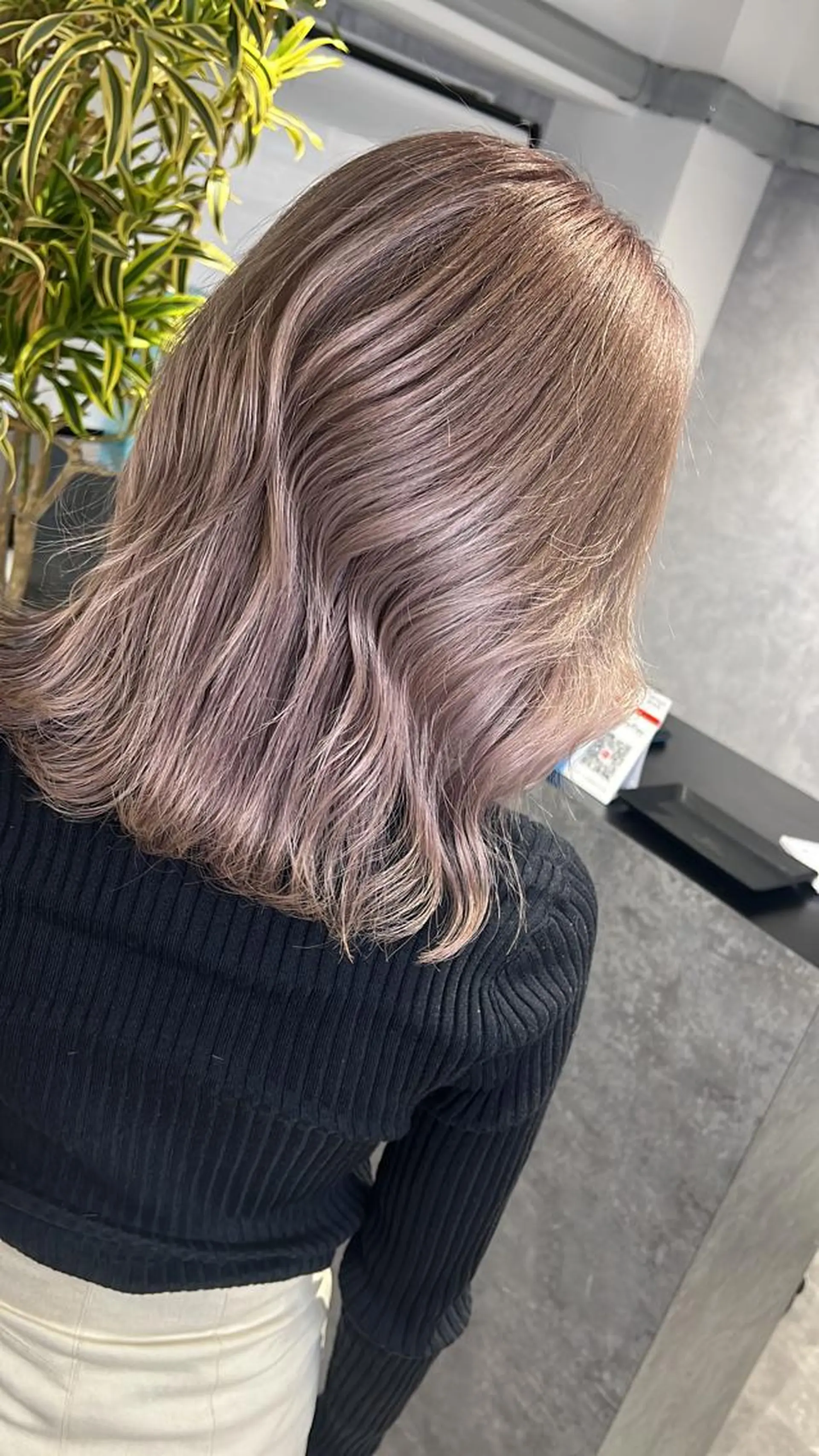 ショート カラー mimiiy梅田 中崎町ハイトーンのヘアスタイル