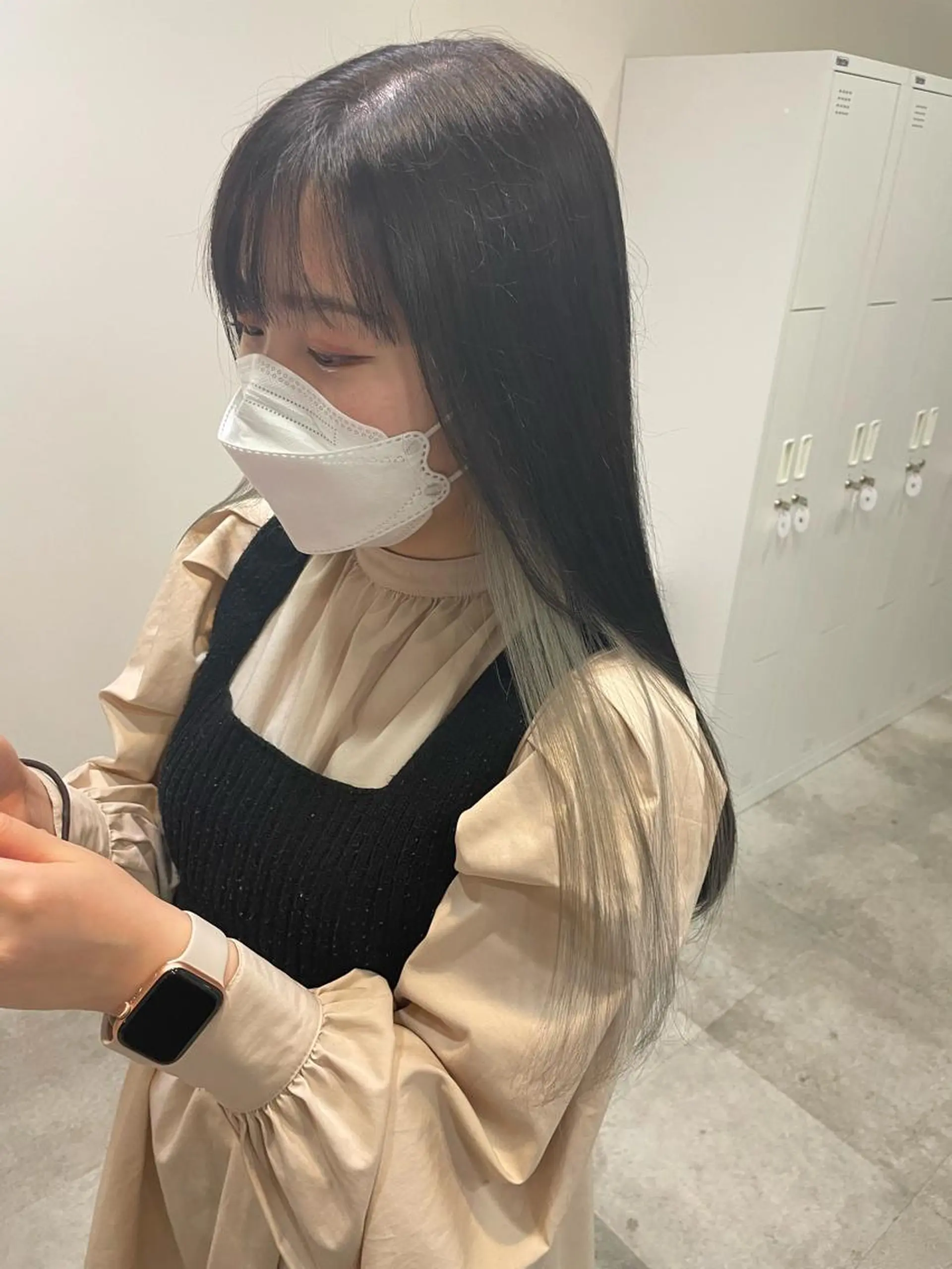 ロング カラー ミストバング ブリーチ 透明感カラー イヤリングカラー フェイスフレーミング ハイトーン/ベージュ 指名No.1荒木涼太のヘアスタイル