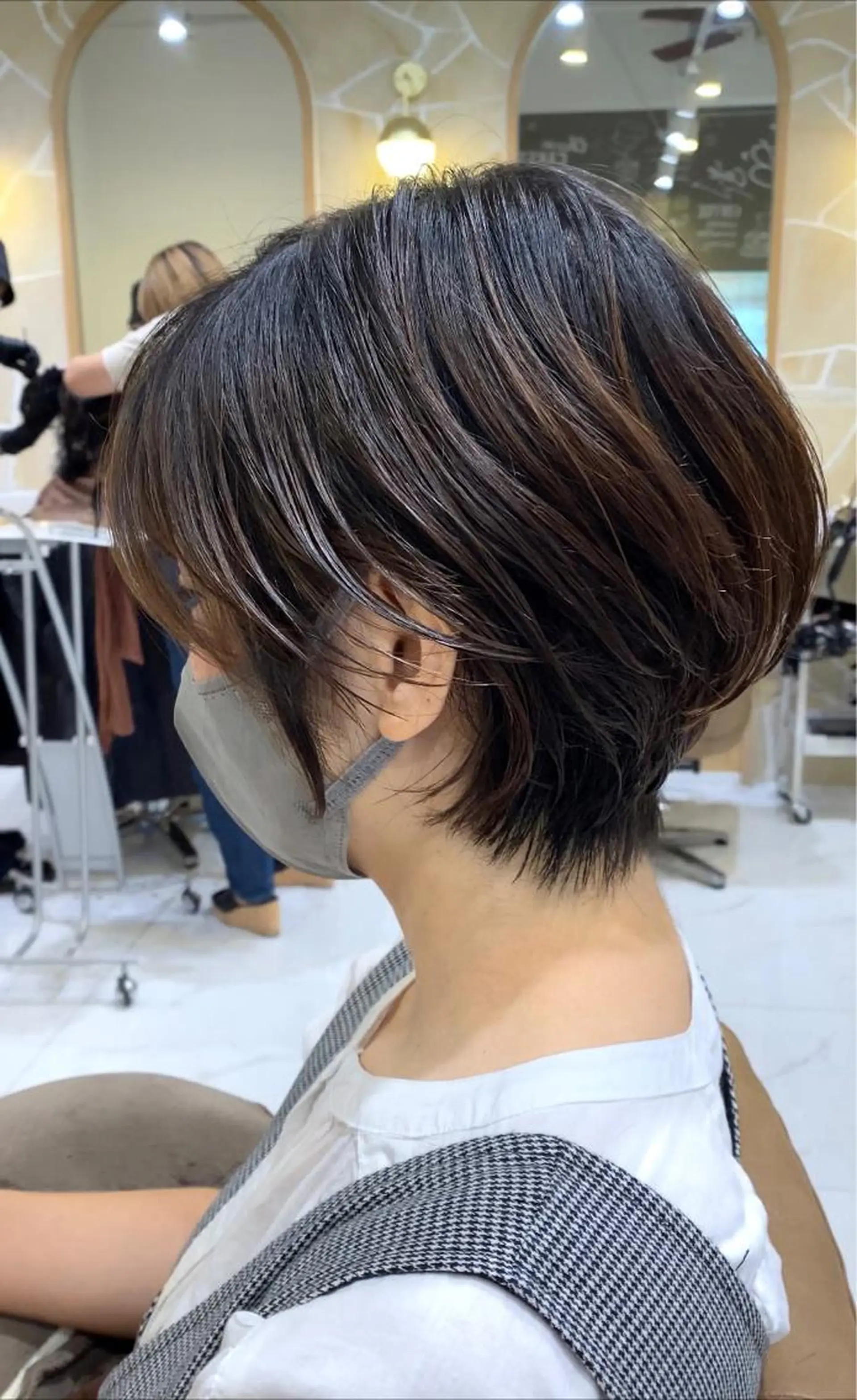 ショート くせ毛 ショートヘア 坂井 茅聖のヘアスタイル