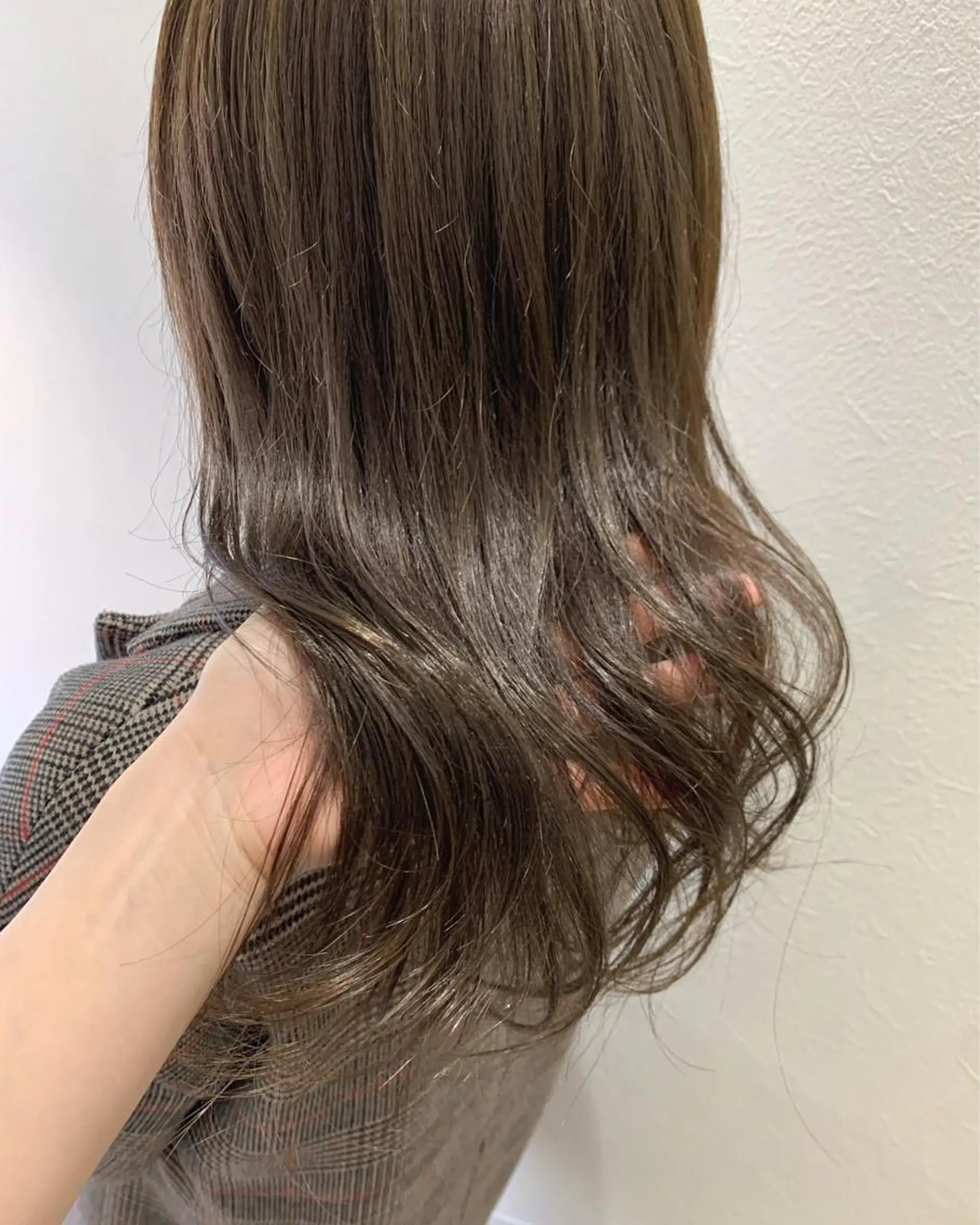 ロング カラー アッシュ ベージュカラー カット ヘアカラー トリートメント hub hair レイヤー/透明感のヘアスタイル