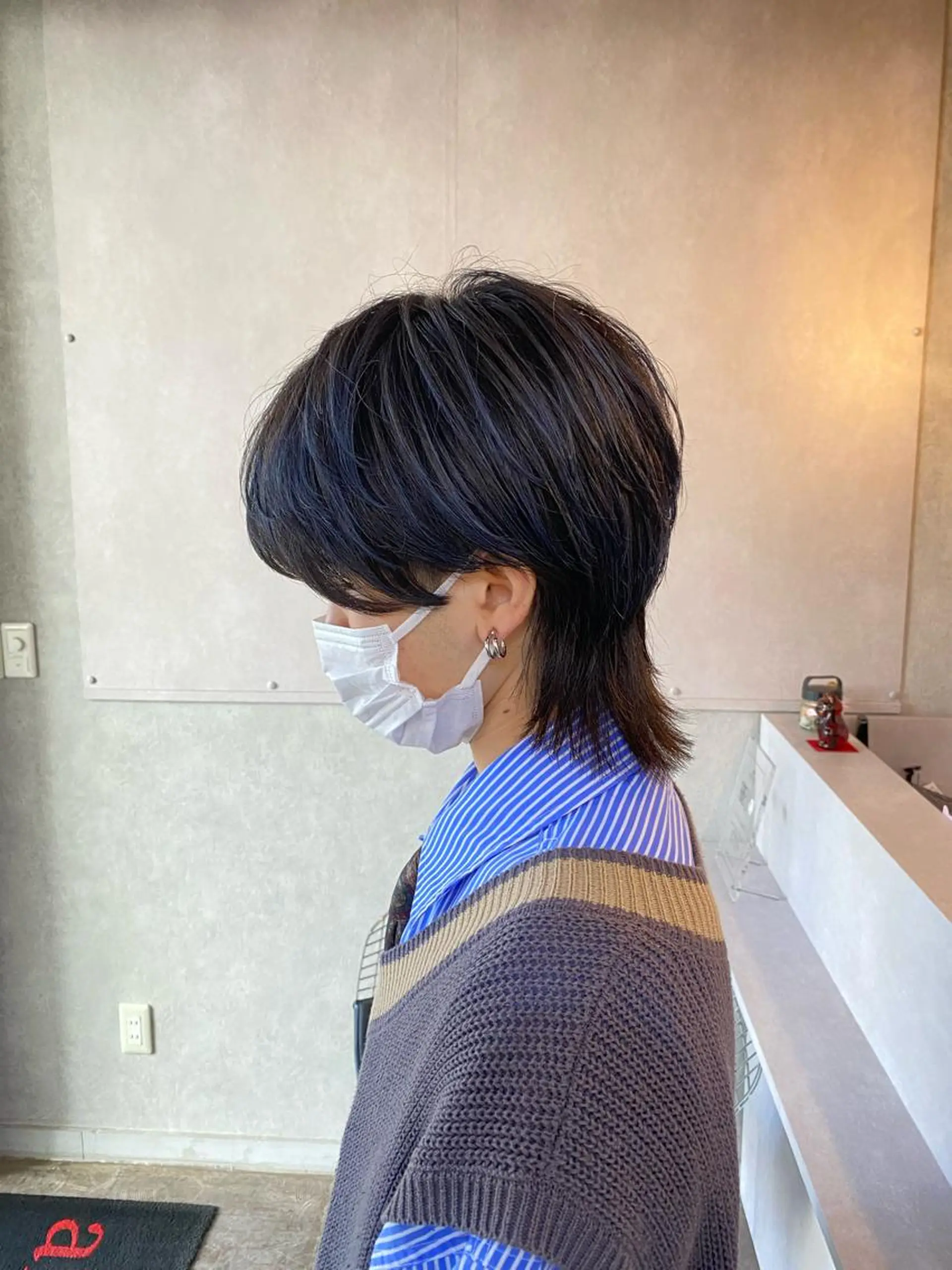 ミディアム カラー メンズ センターパート メンズ韓国風 マッシュウルフ マッシュ スパイキーショート カット トリートメント ヘアセット レイヤーウルフ エクステ磯部のヘアスタイル