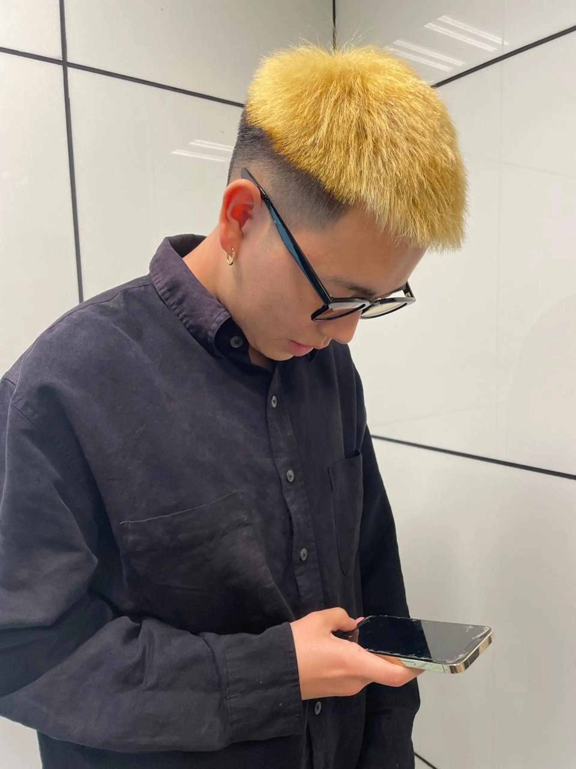 カラー メンズ メンズハイトーン メンズパーマ 学生（メンズ向け） ハイトーンカラー 学生 ヘアカラー メンズ/艶髪/カラー サクラ🌸のヘアスタイル