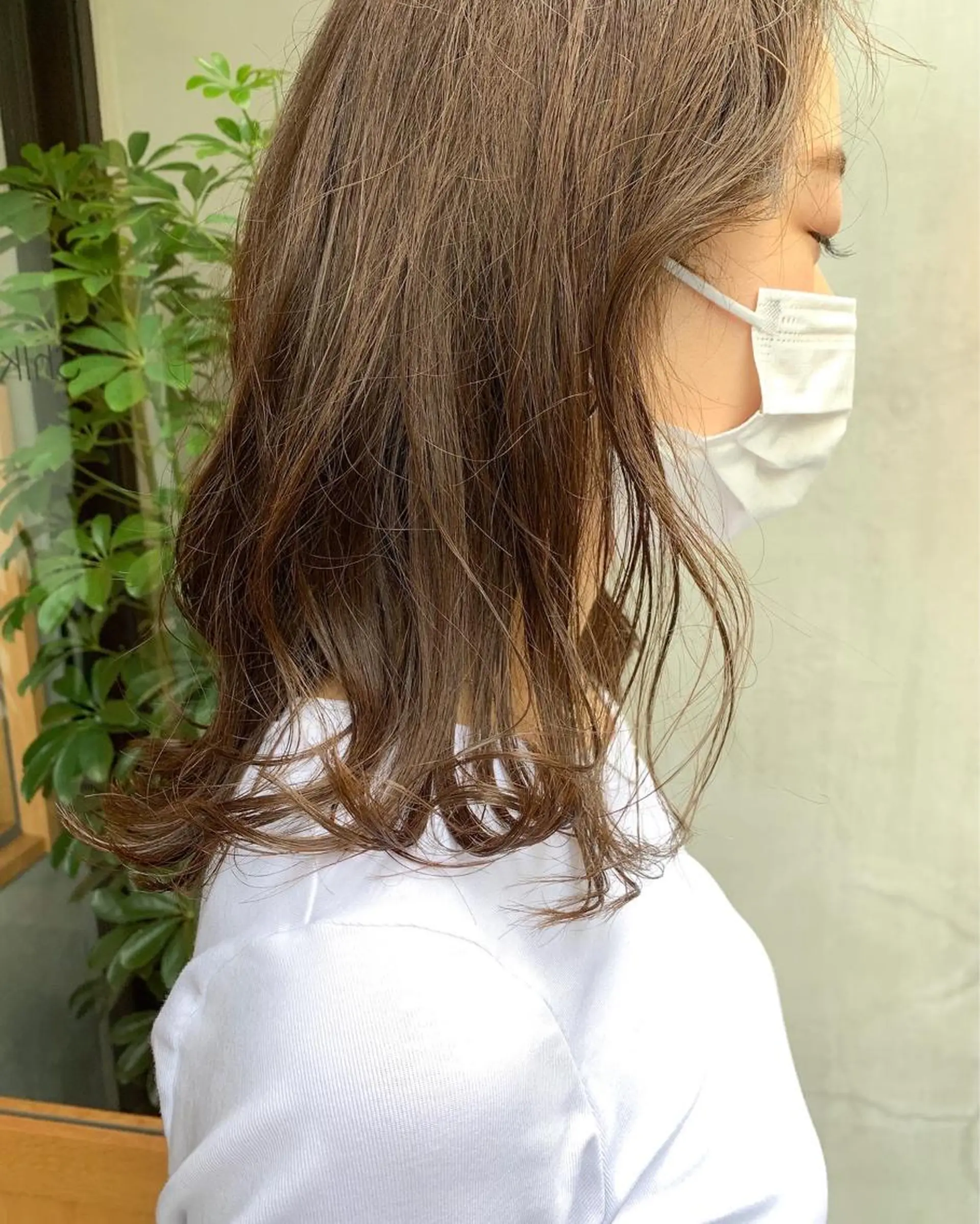 ミディアム カラー カット ヘアカラー トリートメント ミディアムパーマ /癖毛パーマのヘアスタイル