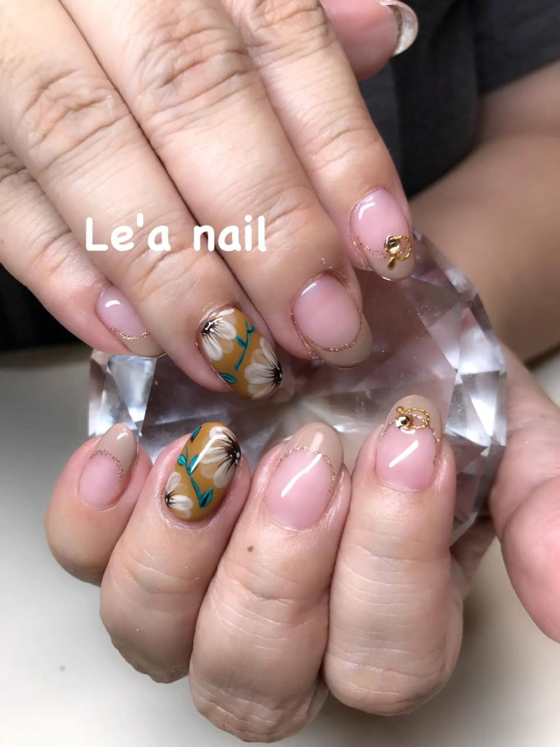 ネイル ハンドネイル 'mm所属・'mm  (ミリ) ＭＡＮＡＭＩのネイルデザイン