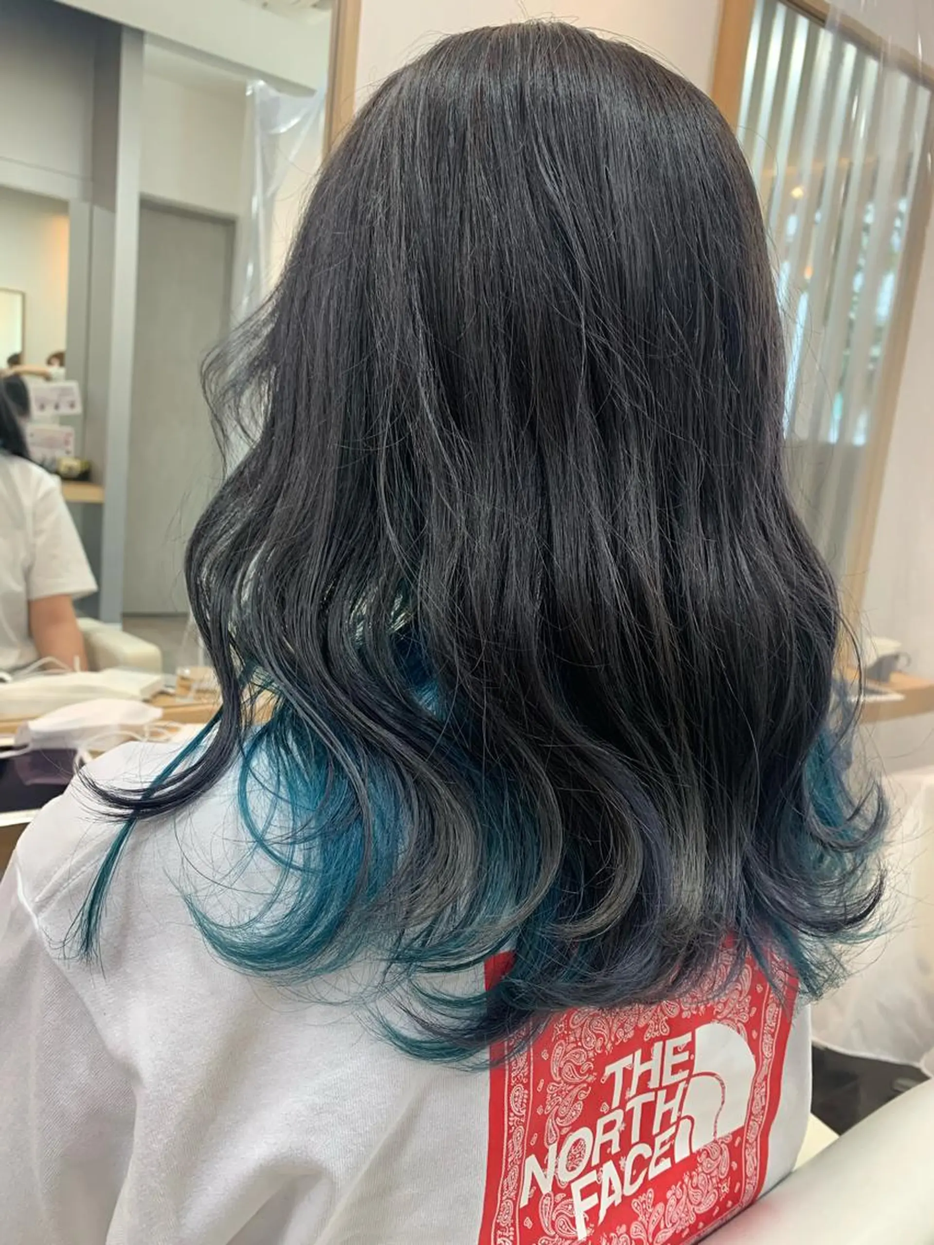 セミロング カラー インナーカラー カット ヘアカラー トリートメント ヘアセット 透け感✨ダメージレス カラーHana🤍のヘアスタイル