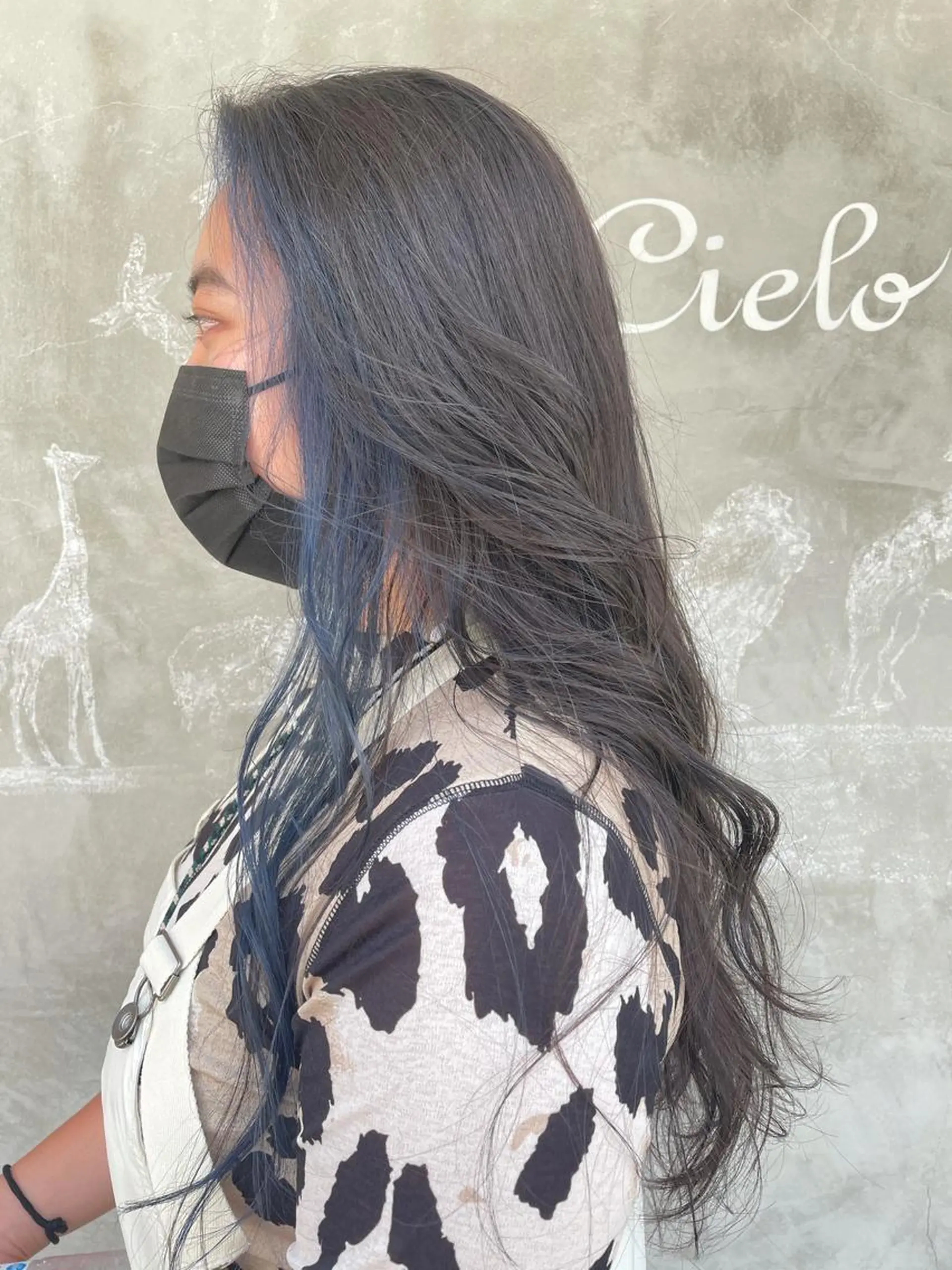 ロング カラー ミストバング ブルーカラー  フェイスフレーミング ネイビーカラー mu-kichi 吉祥寺所属・飯塚 七海のヘアスタイル