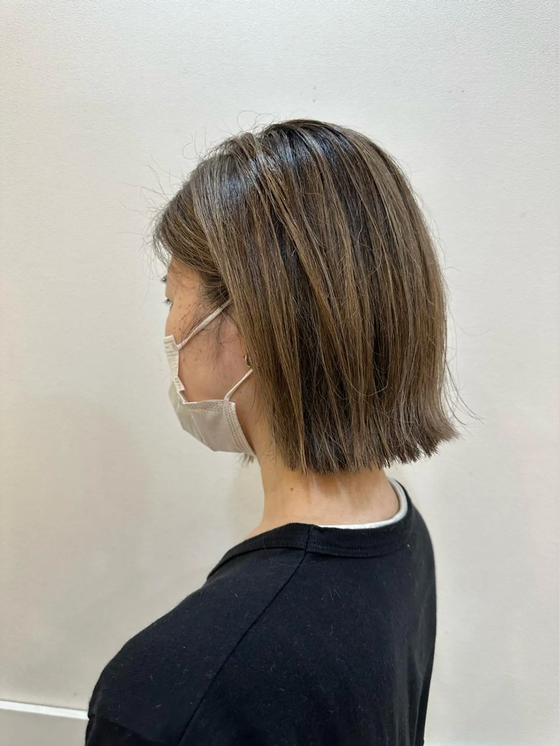 ショート カラー 内田温子大人女性 ハイライト、ボブのヘアスタイル