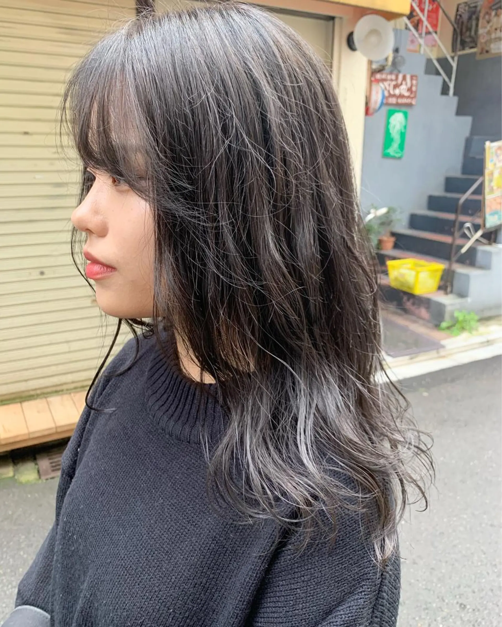 セミロング カラー ヘアカラー 西村あきや トレンド韓国ヘアのヘアスタイル