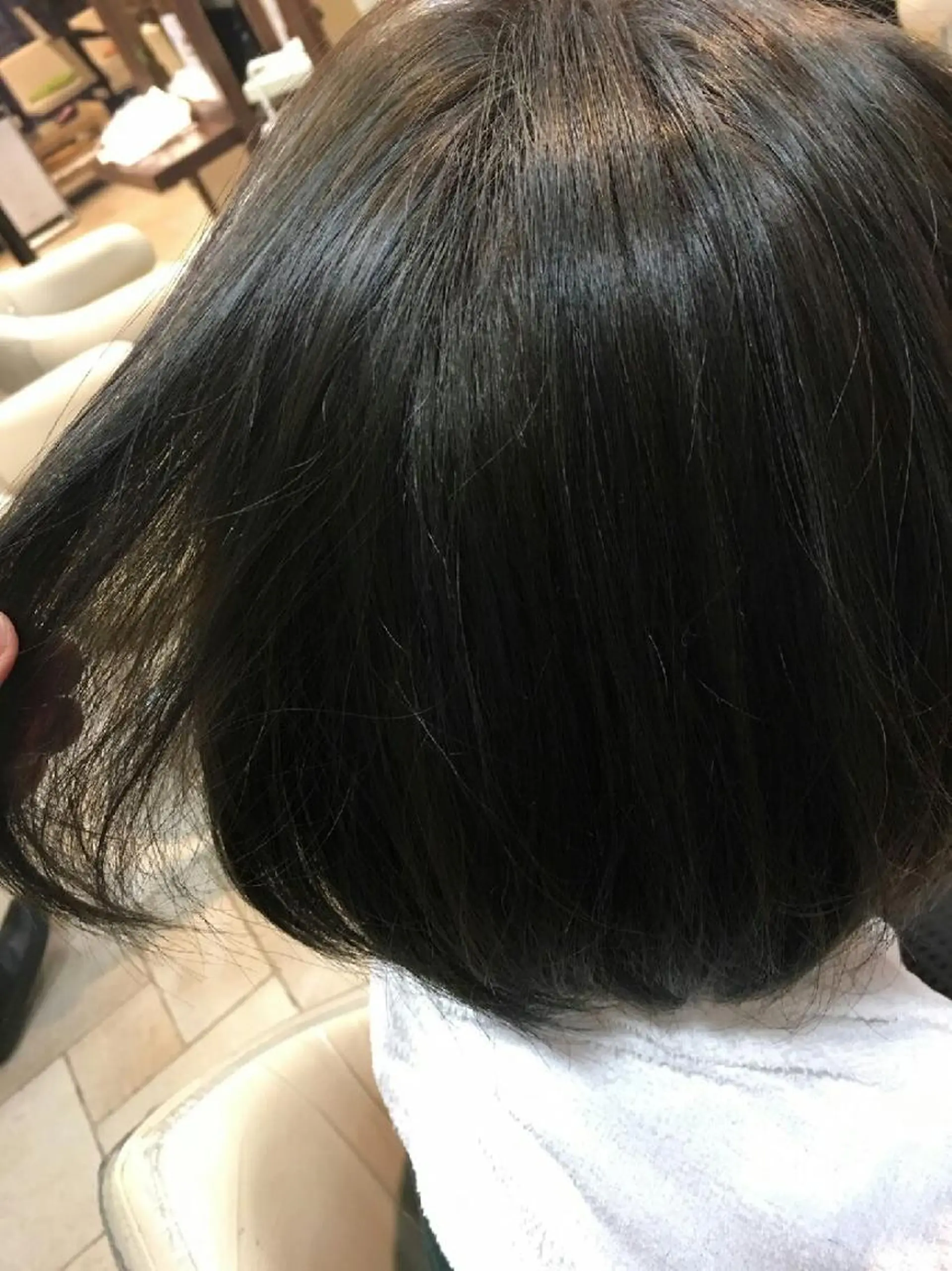 ミディアム カラー パーマ タッセルボブ× 美髪・髪質改善のヘアスタイル