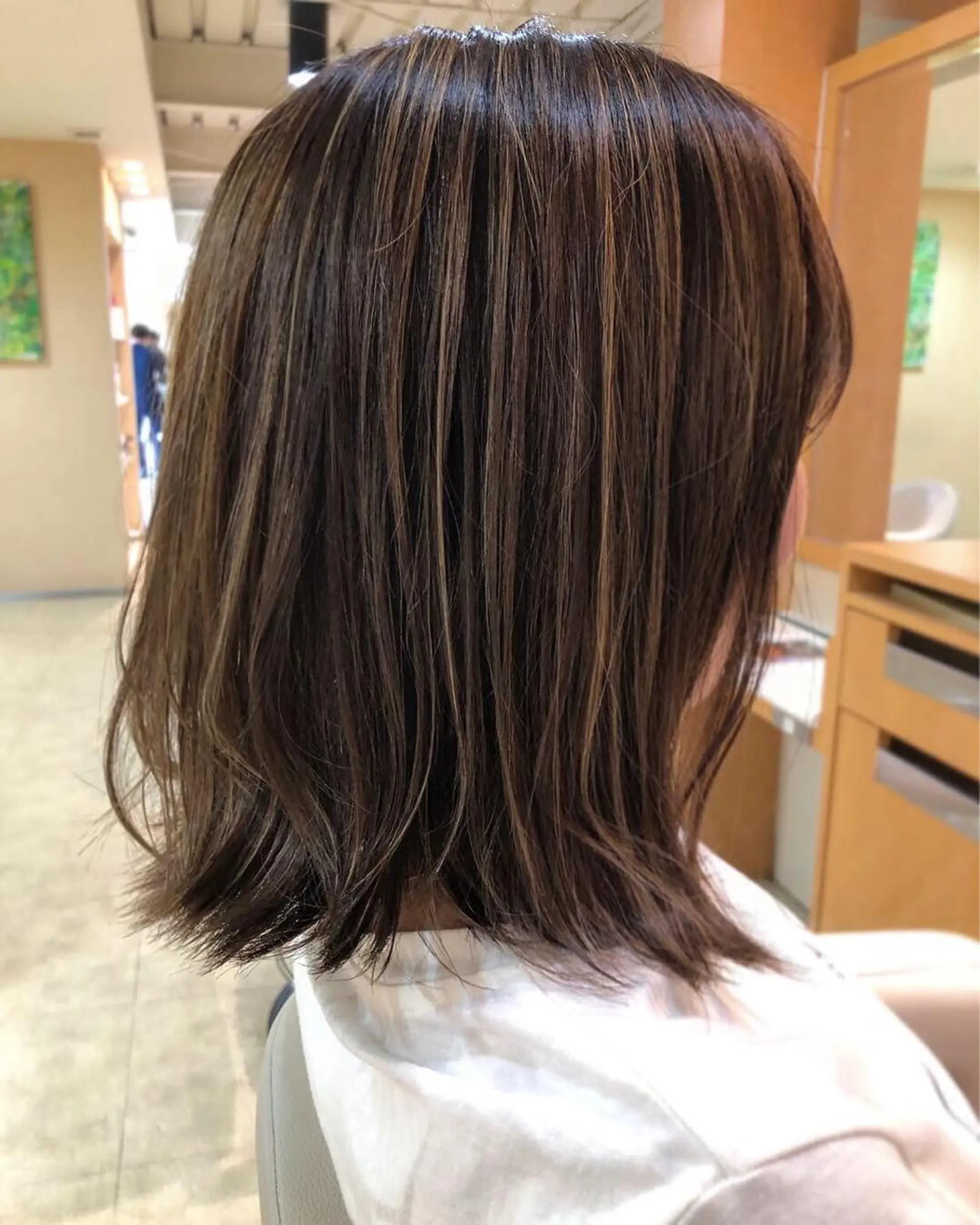 ミディアム カラー ベージュカラー ブリーチ ケアブリーチ ハイライトカラー 外国人風カラー カット ニュアンスカラー🫧 加納のヘアスタイル