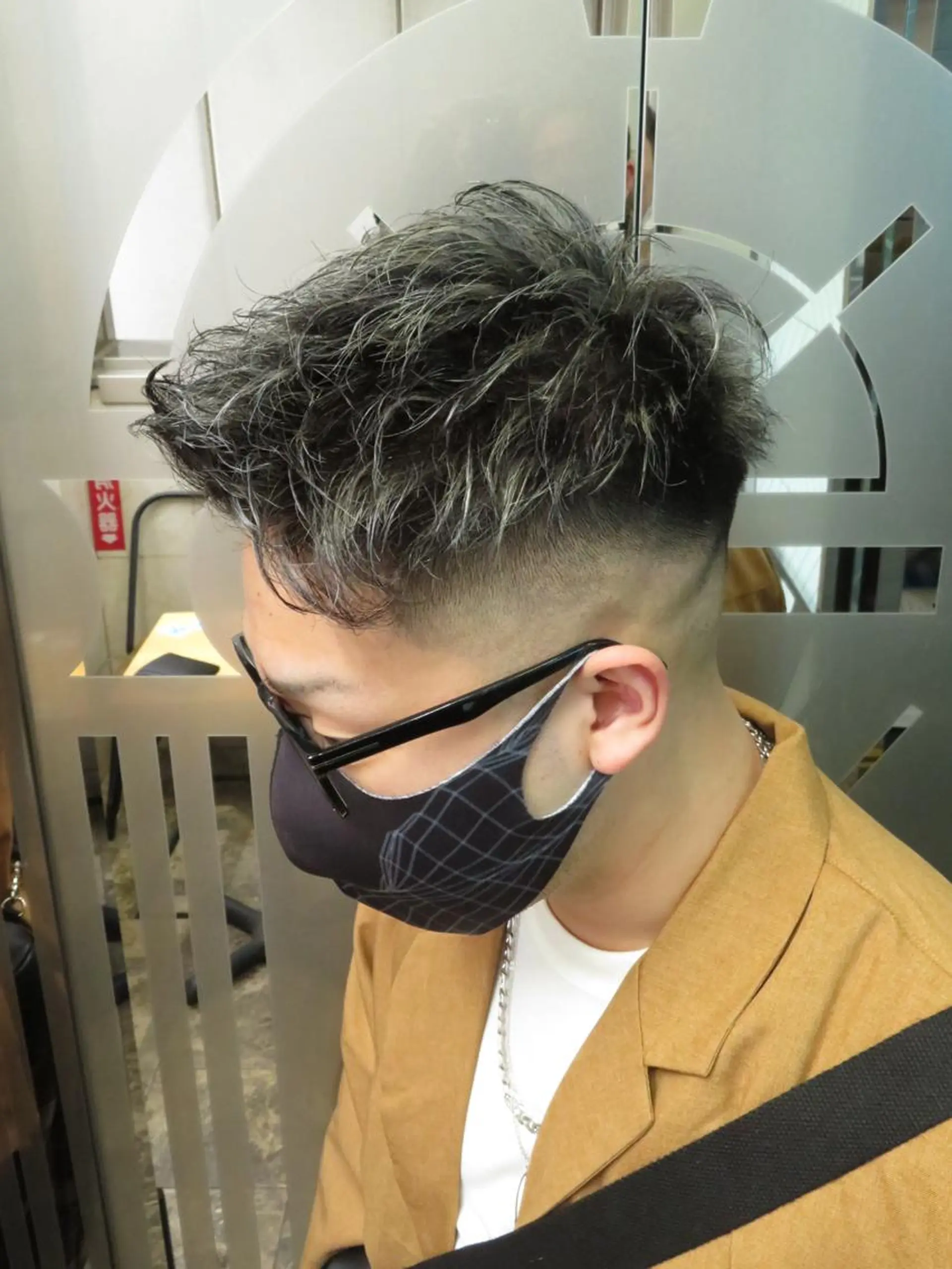 カラー メンズ Le'a所属・渋谷/フェード/ 國分 翔のヘアスタイル