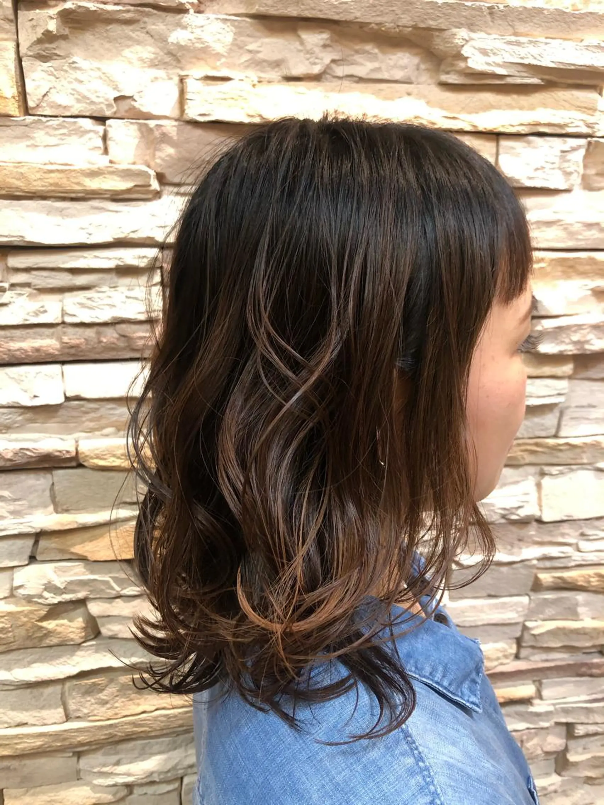 ミディアム 本多 美羽のヘアスタイル