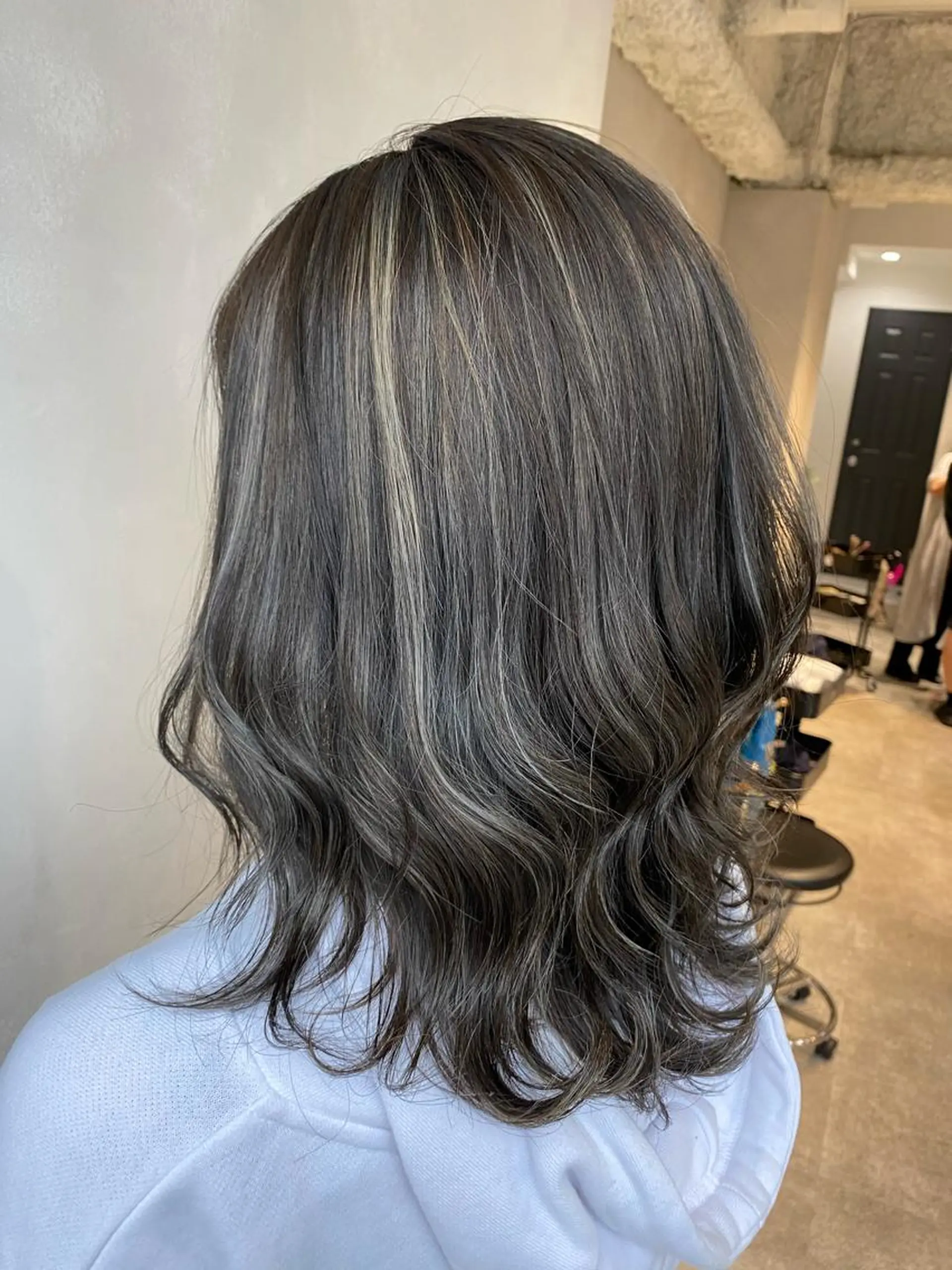 セミロング カラー M IIのヘアスタイル