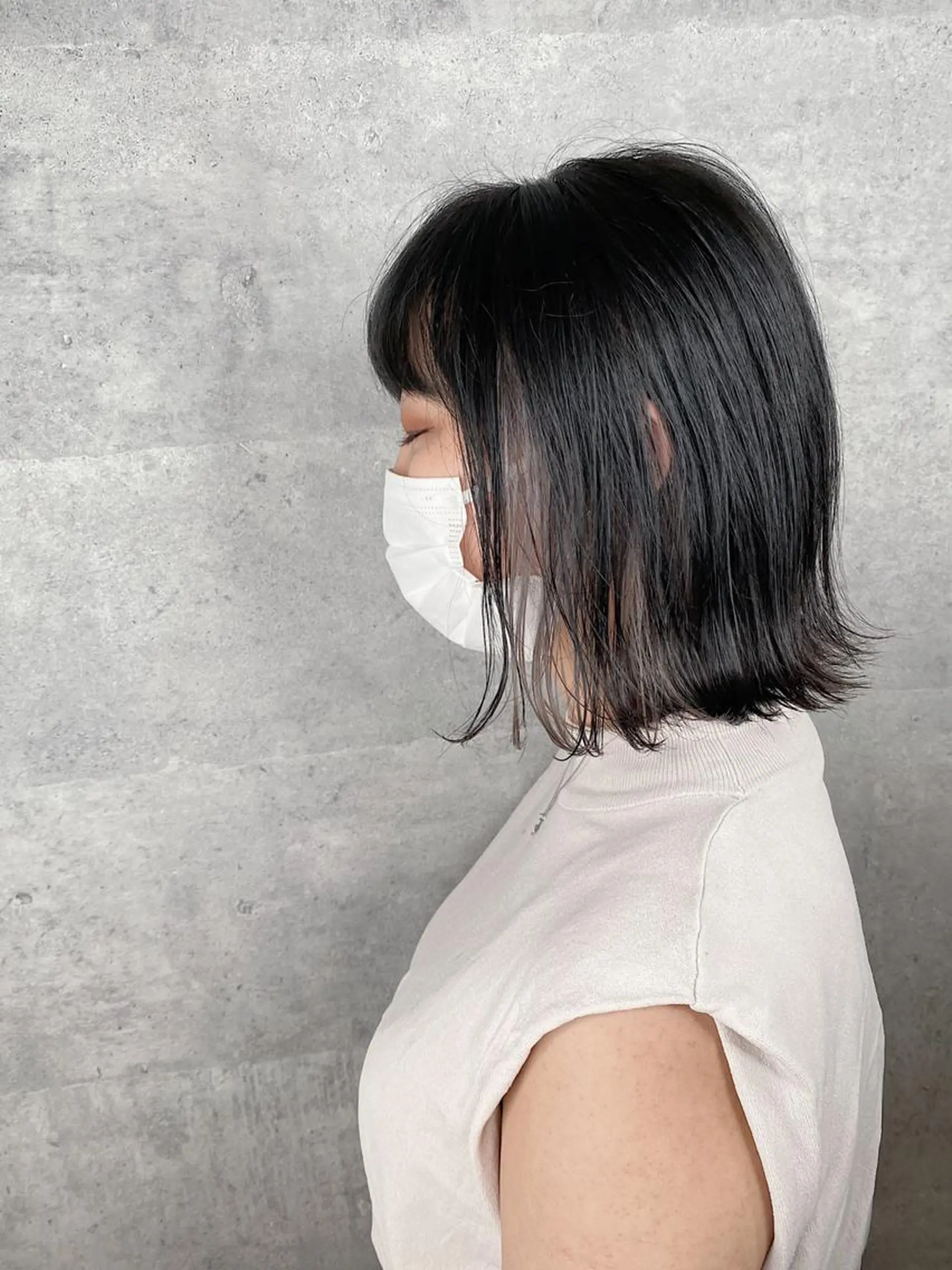 カラー ミディアム _WHITE 天王寺のヘアスタイル