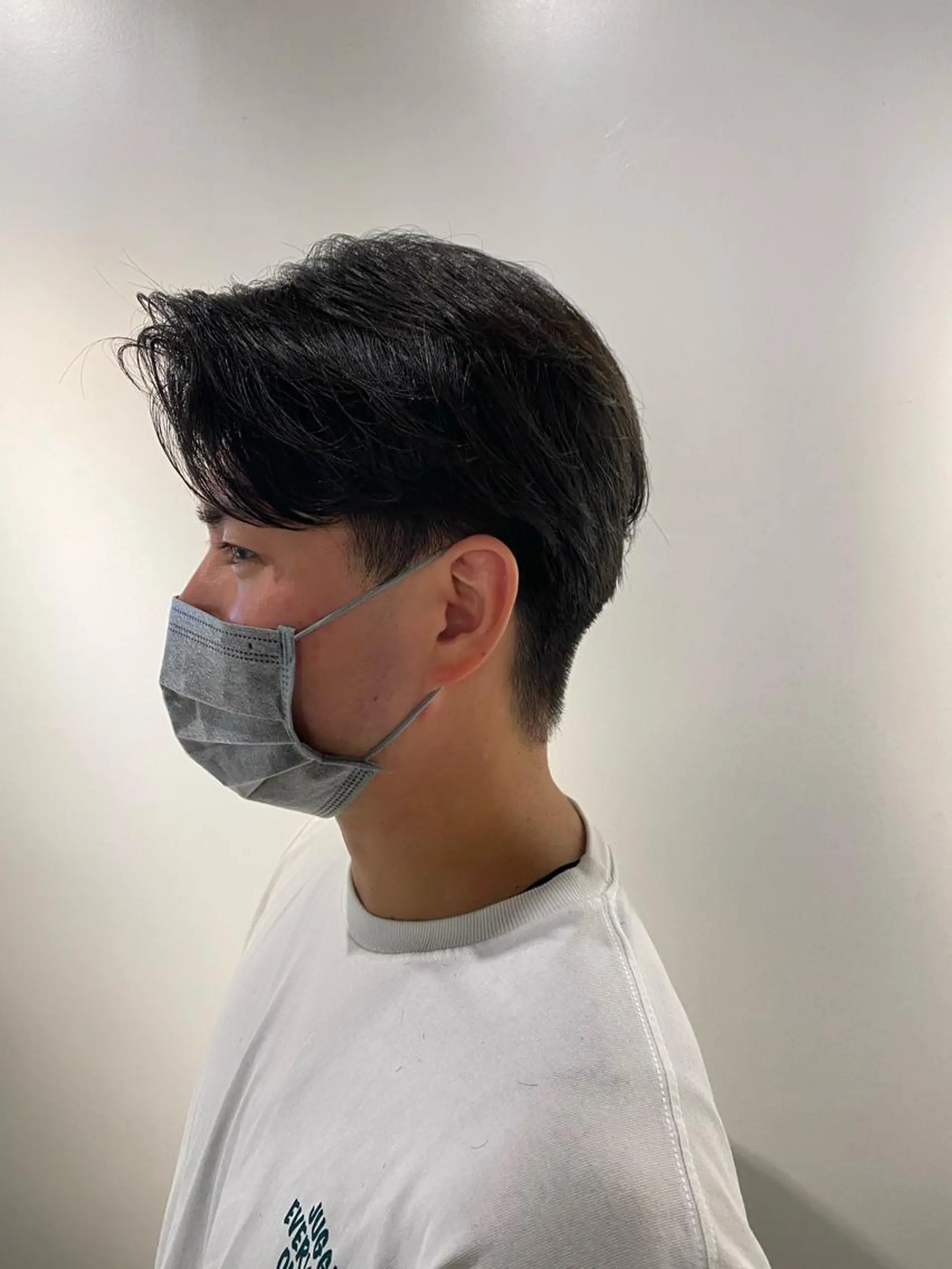 メンズ センターパート カット 西山 恵太郎のヘアスタイル