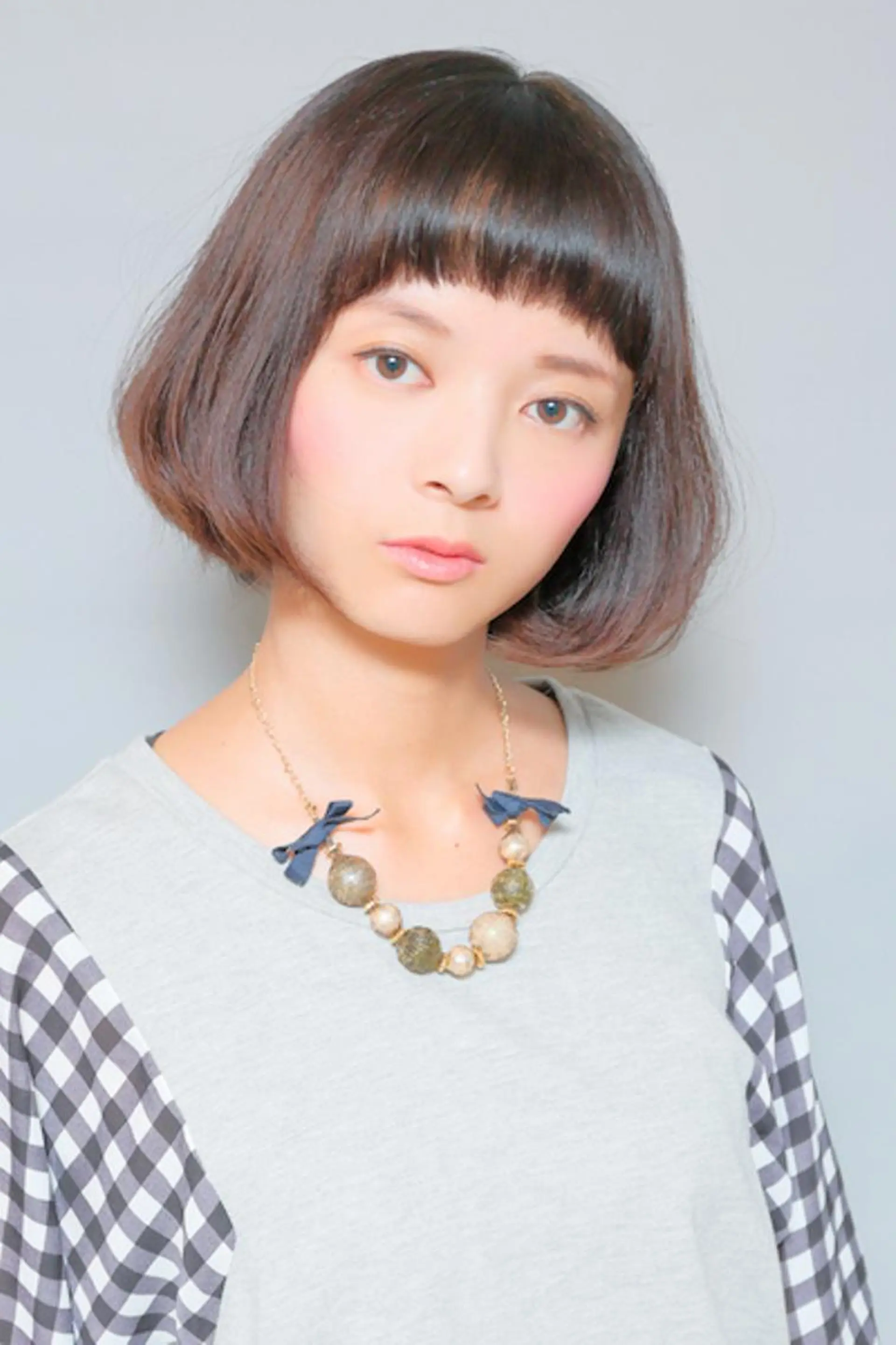 ショート カラー アルファ シェリのヘアスタイル