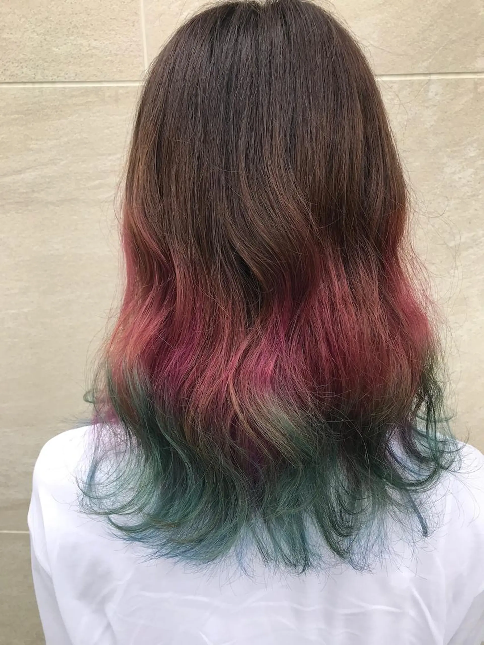 ミディアム カラー 松岡 恭弘のヘアスタイル