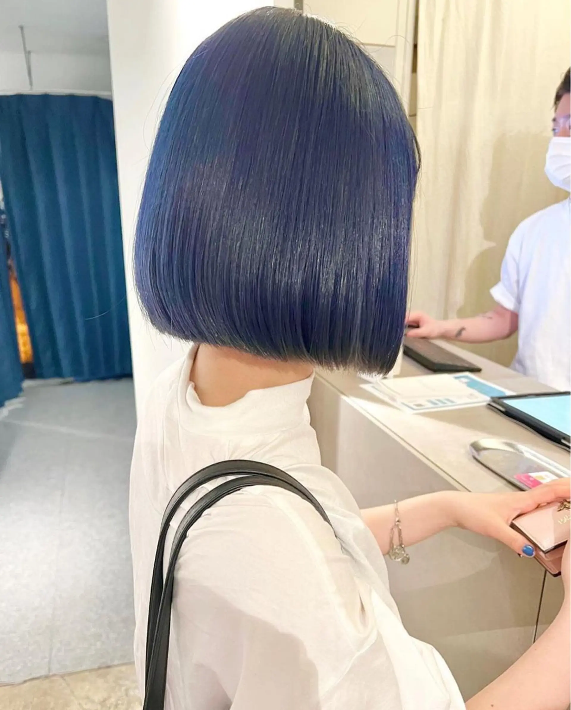 ショート カラー ブリーチ ブルーカラー ケアブリーチ ダブルカラー ヘアカラー トリートメント 暖色カラー🍒 ケアブリーチ/akiのヘアスタイル