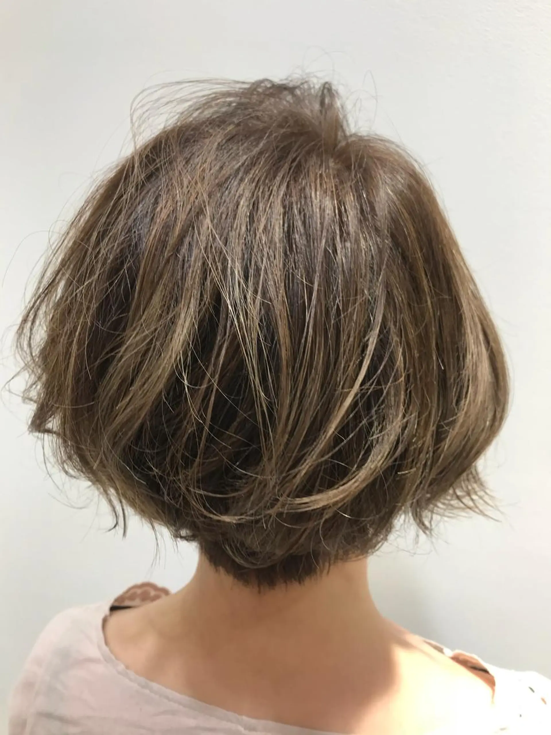 ショート カラー カット ヘアカラー Le Clic所属・貝通丸 朱里のヘアスタイル