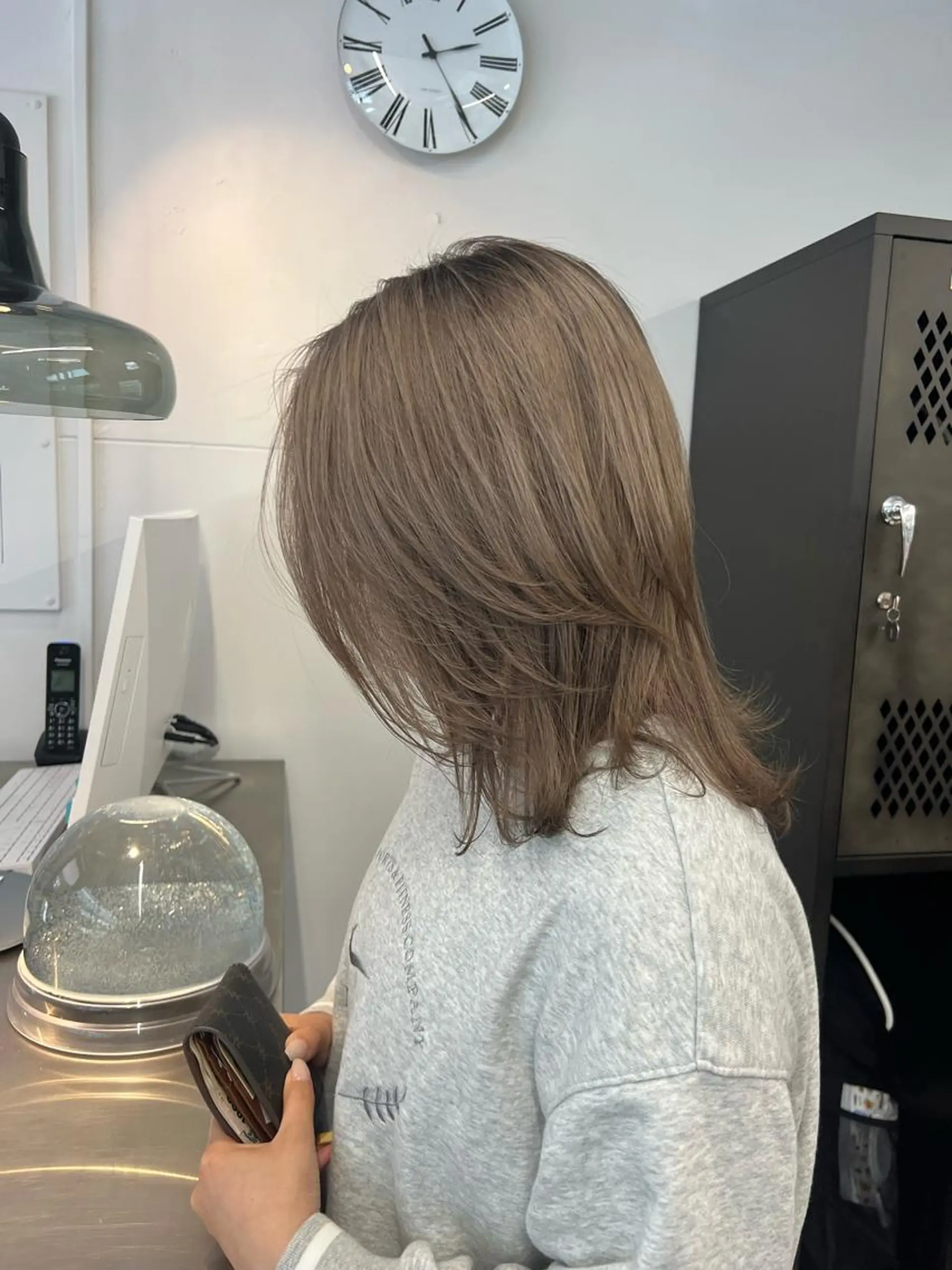 ミディアム INORI /フェイスレイヤーのヘアスタイル