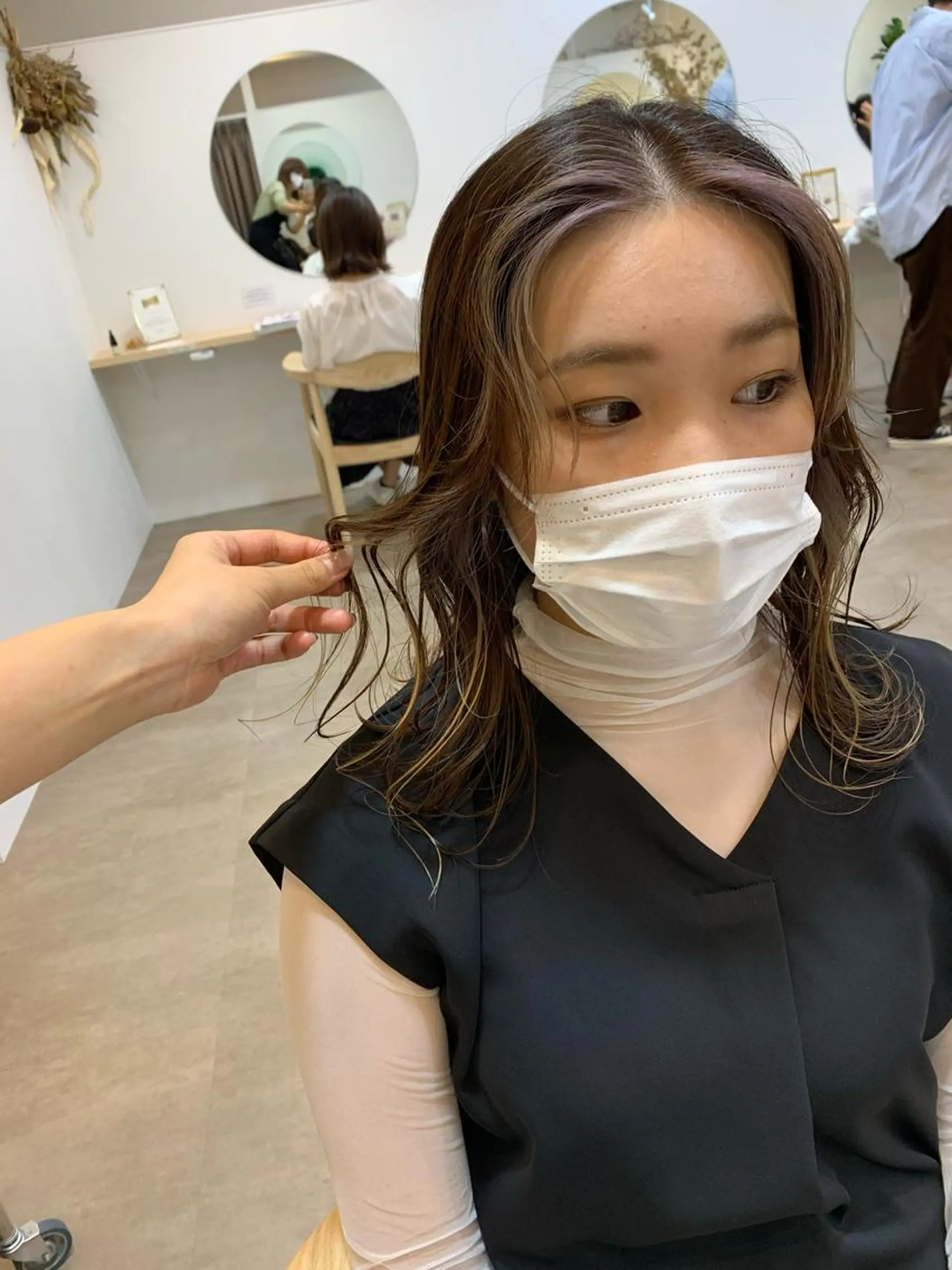 ロング カラー 佐藤 永夏のヘアスタイル