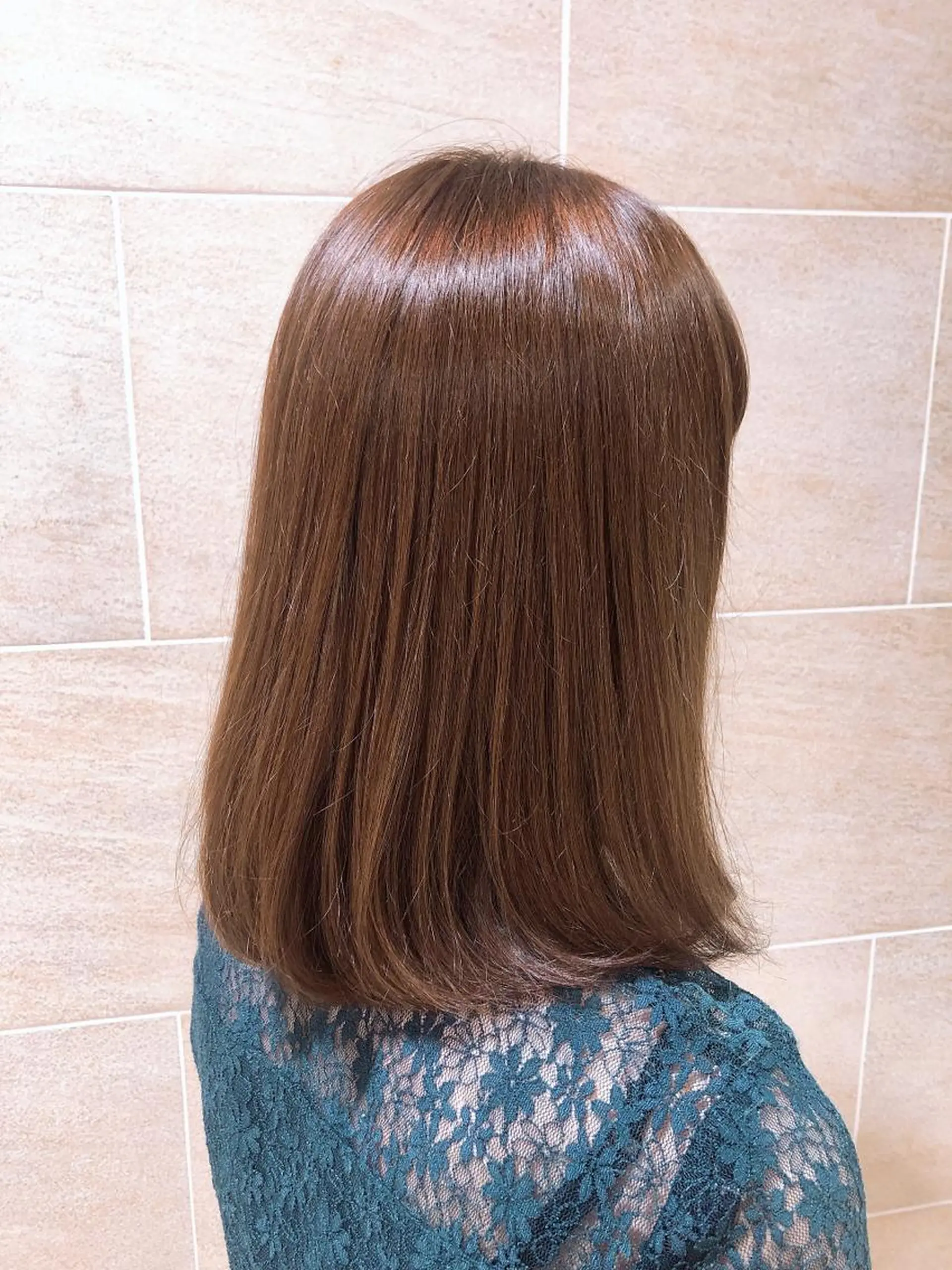 セミロング ヘアカラー トリートメント 長谷川 華奈子のヘアスタイル