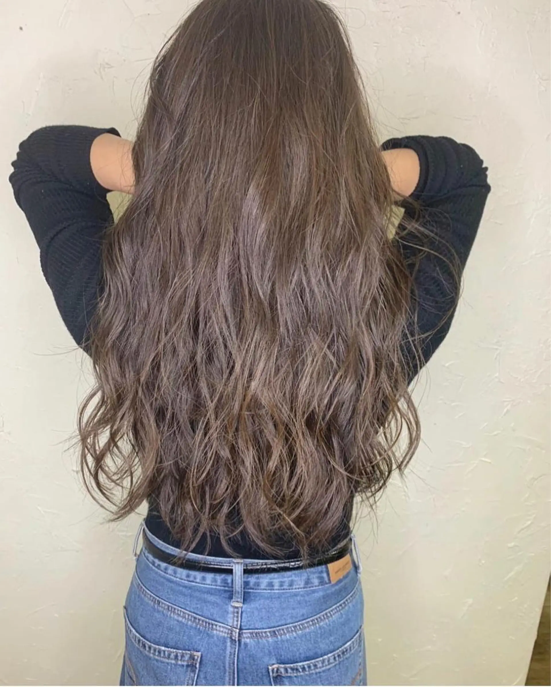 ロング カラー ベージュカラー フォギーベージュ 深沢 秀のヘアスタイル