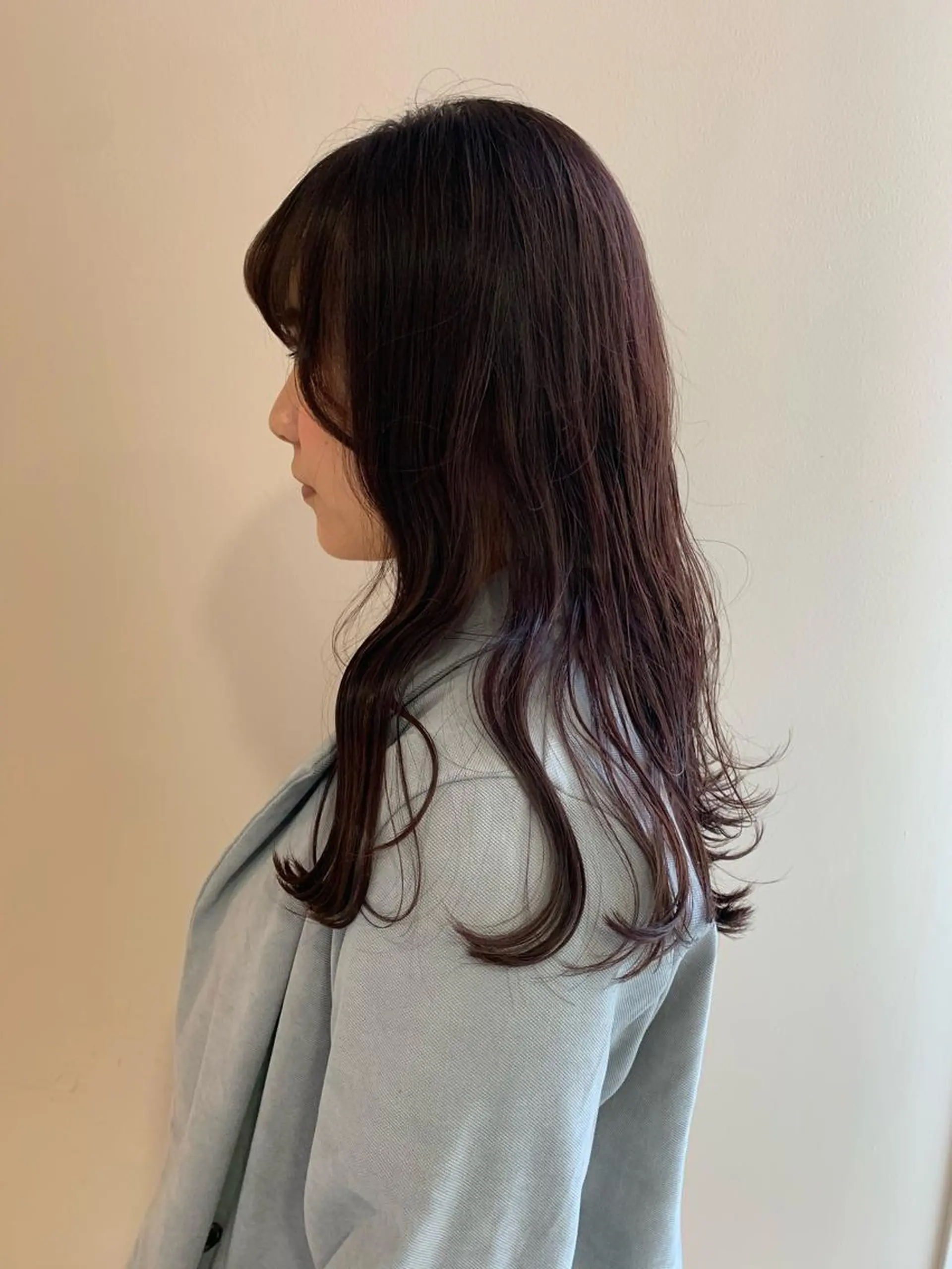 ロング カラー ベージュカラー ラベンダーカラー ラベンダーベージュ ヘアカラー トリートメント 顔まわりカット✄ ベージュカラー🧸のヘアスタイル
