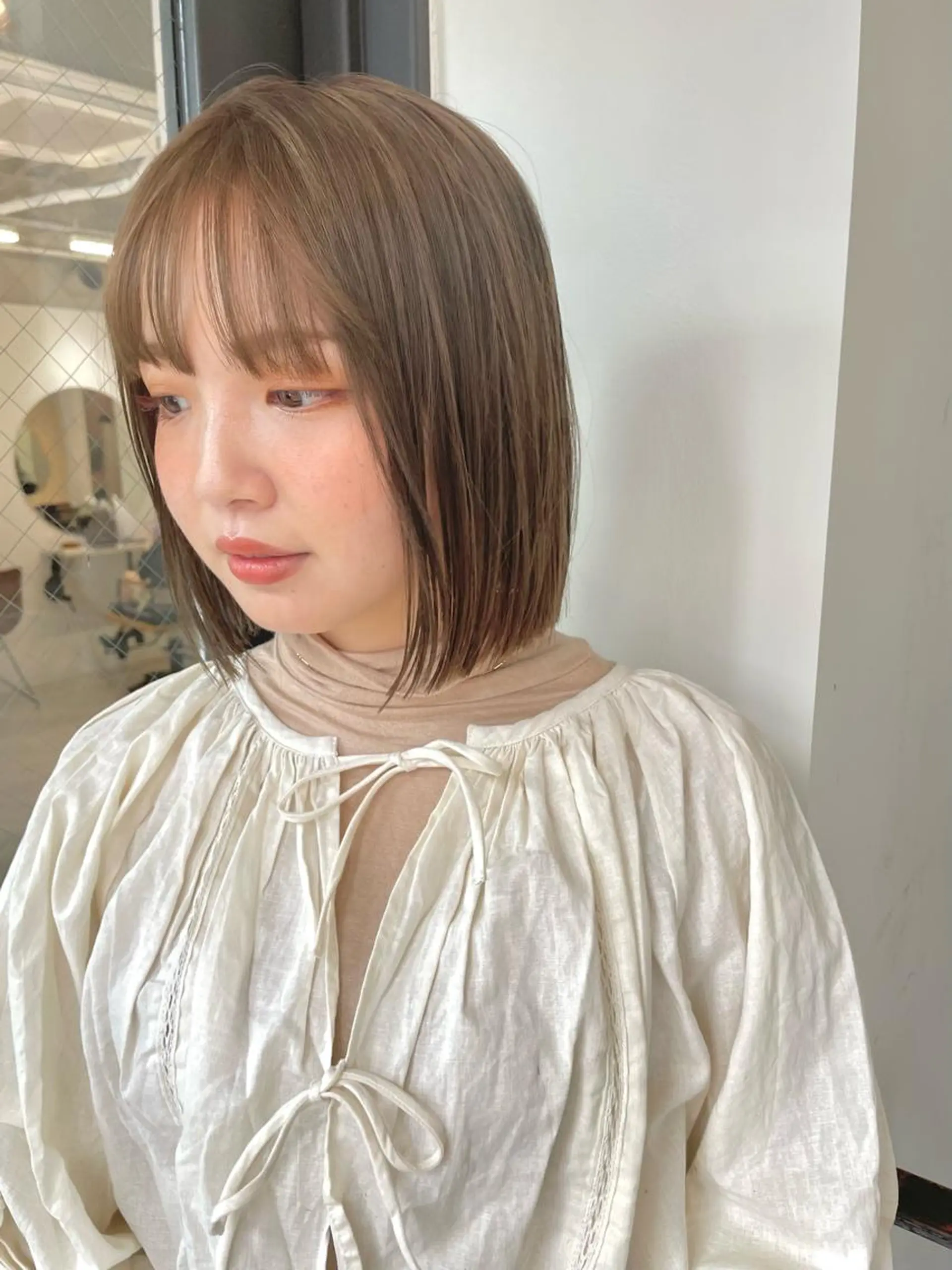 ミディアム KAORU オリーブカラーのヘアスタイル