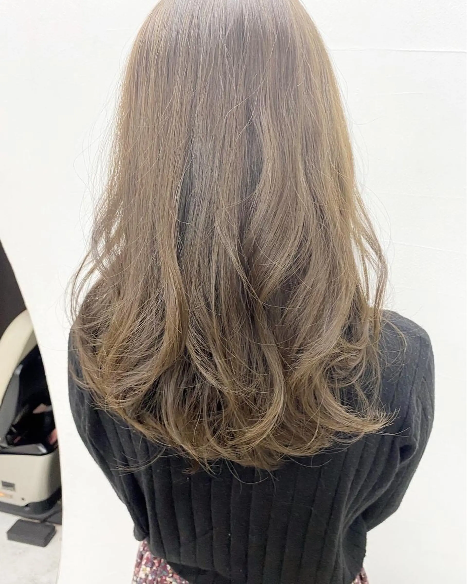 セミロング レイヤーカット ofhair所属・岩崎 仁美のヘアスタイル
