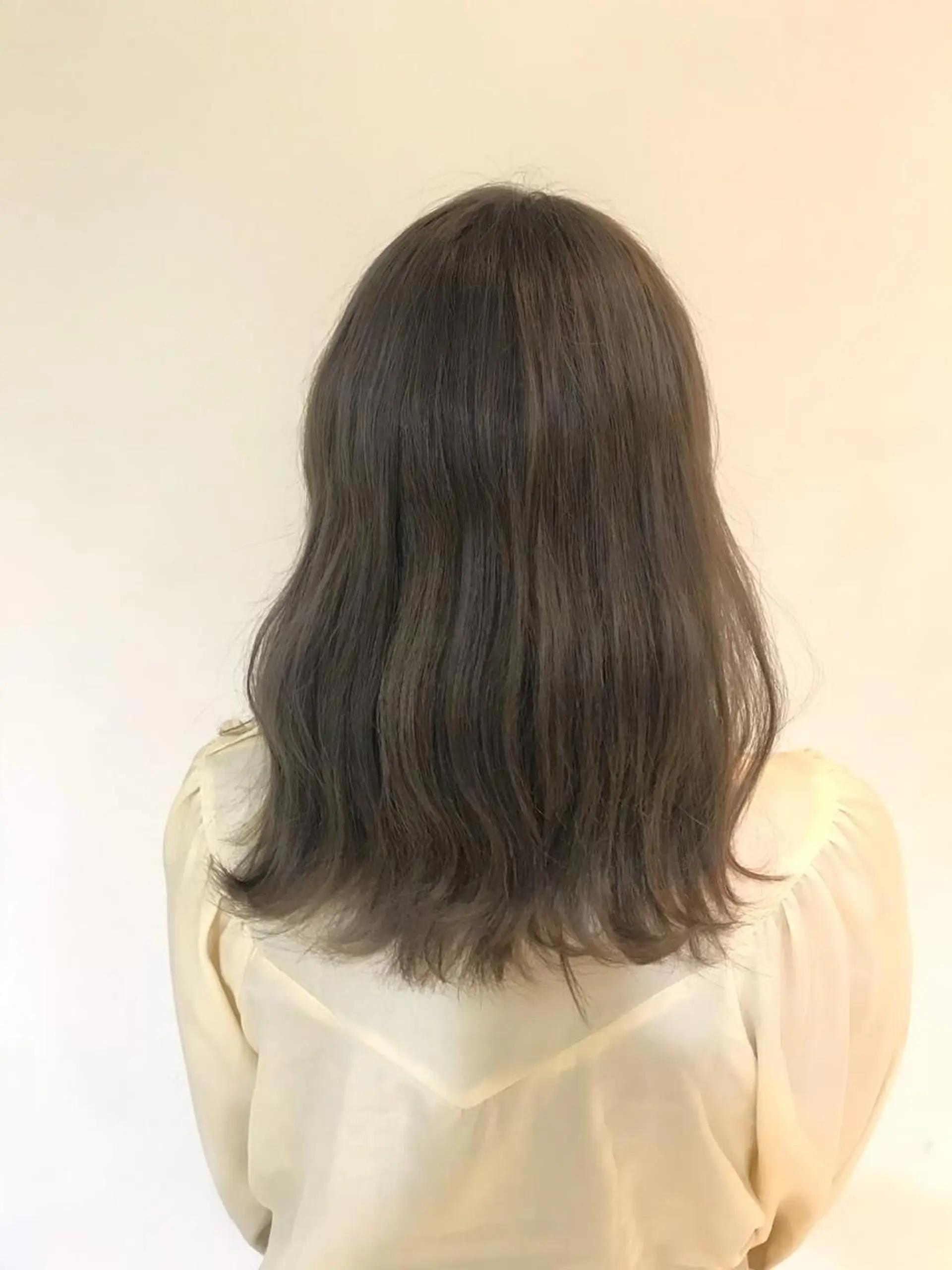 セミロング カラー 井上 佳奈のヘアスタイル