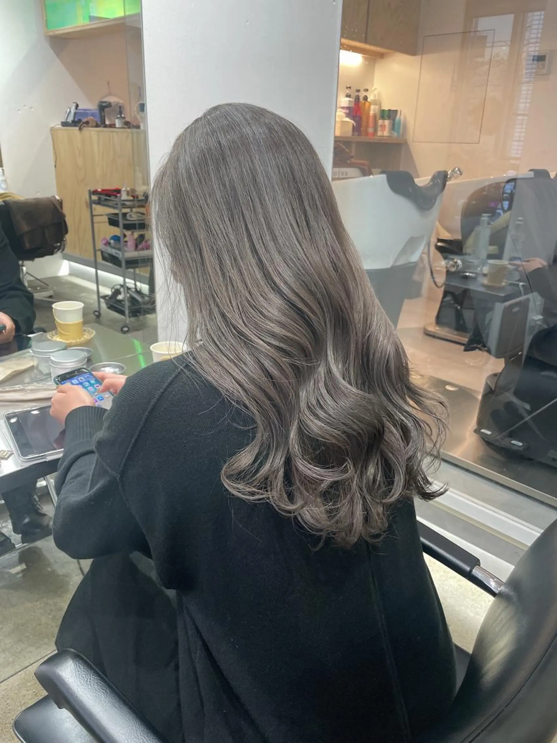 ロング カラー アッシュ アッシュグレー アッシュグレージュ 透明感カラー ダークグレー ヘアカラー 🪞♡韓国風スタイル MISATO🪞♡のヘアスタイル