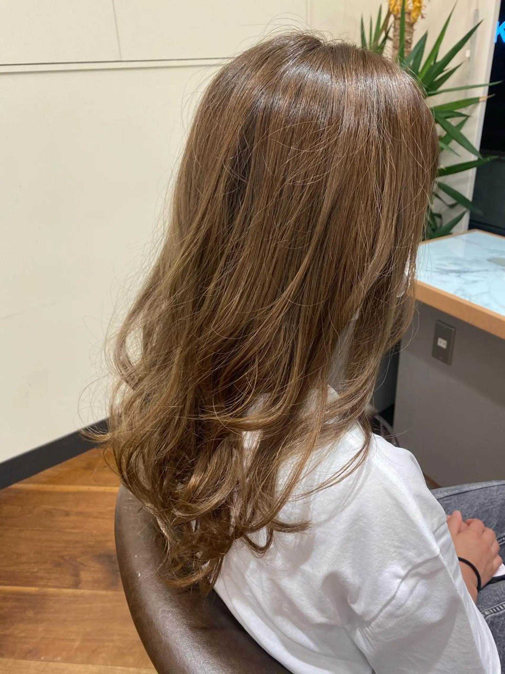 ロング Savoir GRANMASH【サヴォア　グランマッシュ】所属・ショート/レイヤー/ 透明感/グレージュのヘアスタイル