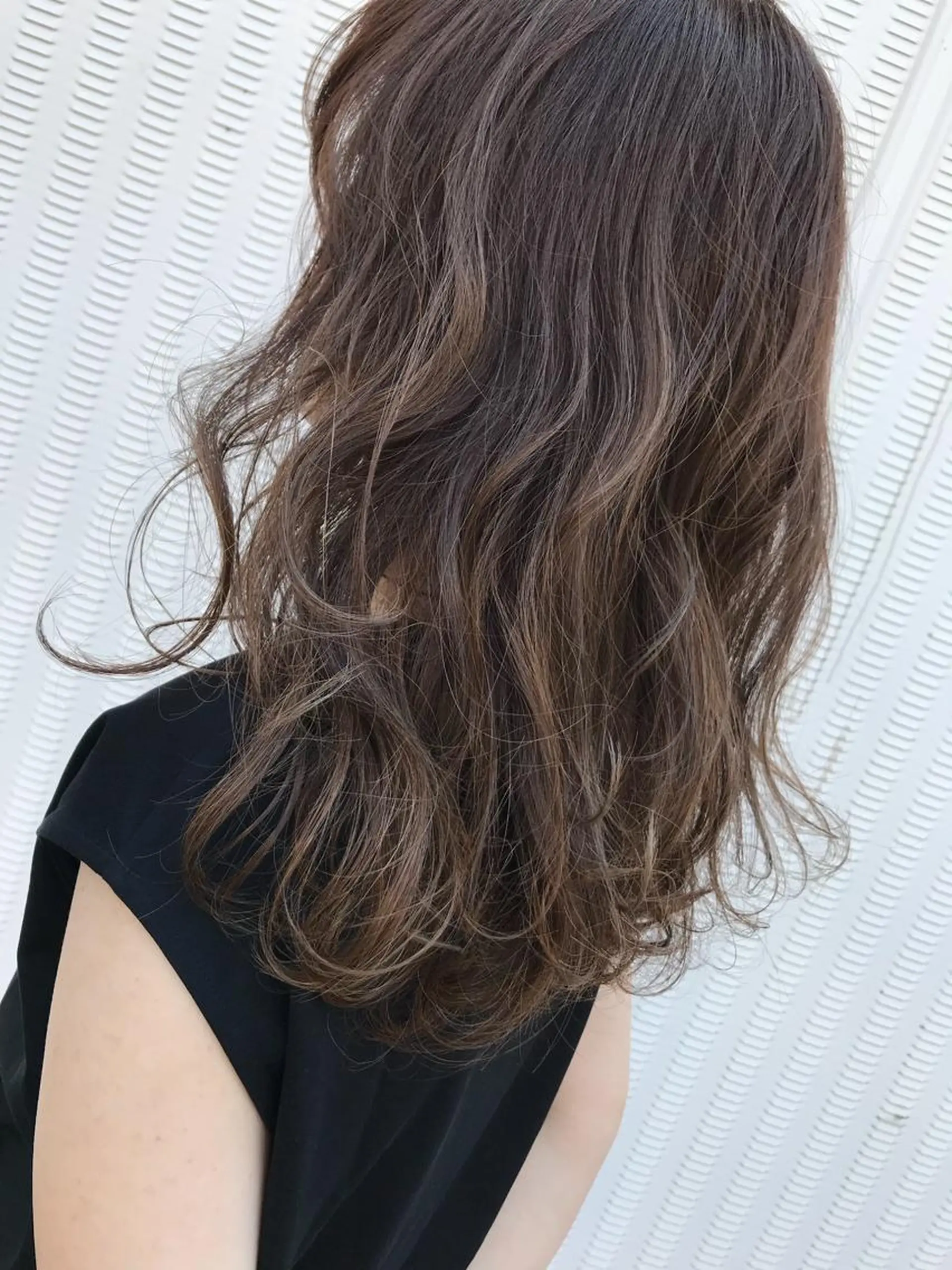 セミロング カラー ハイライトカラー ハイライト レイヤーカット カット ヘアカラー トリートメント Musiiik hairのヘアスタイル