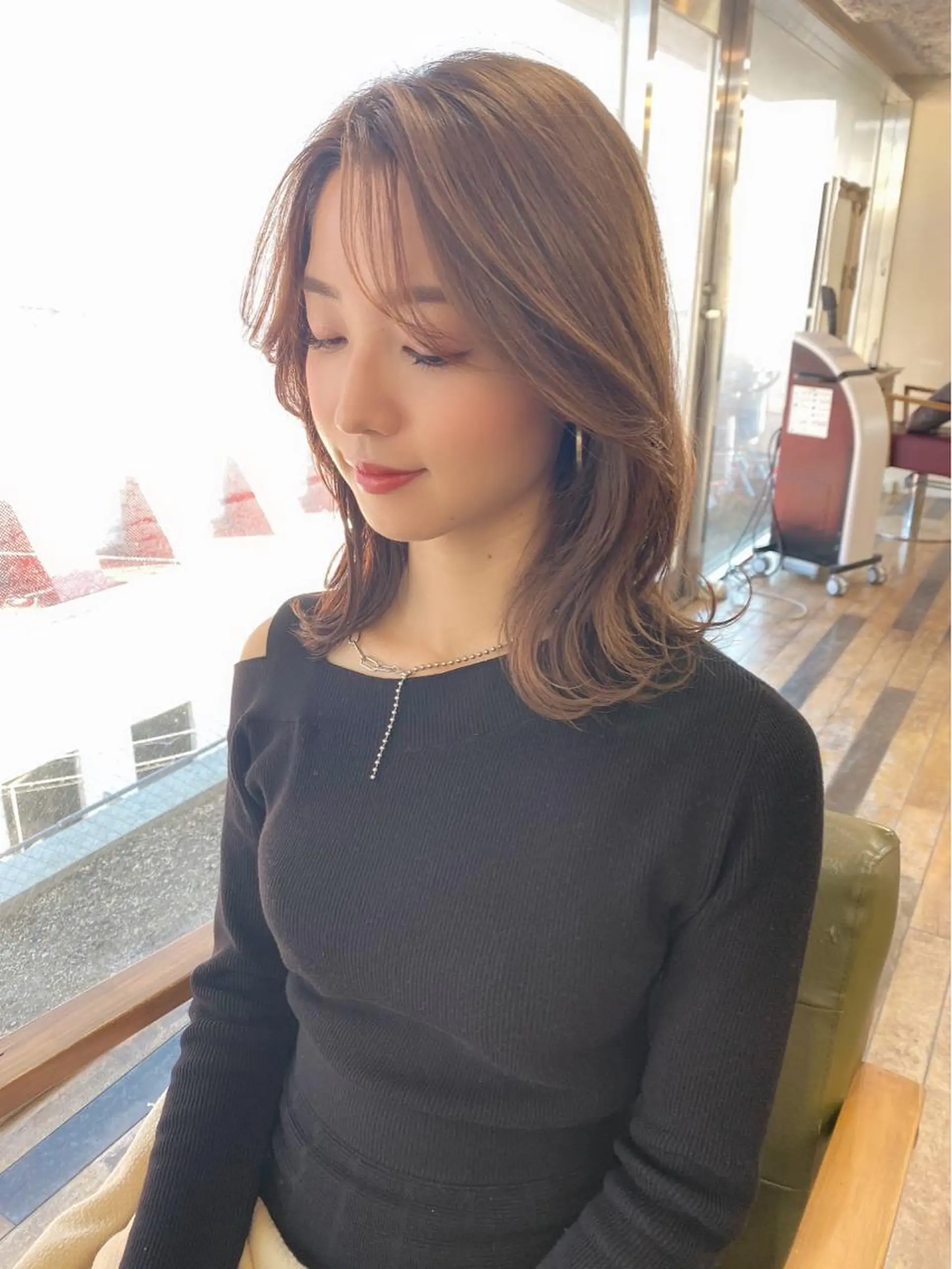 ミディアム くびれヘア くびれレイヤー レイヤーカット 鎌倉 彩のヘアスタイル