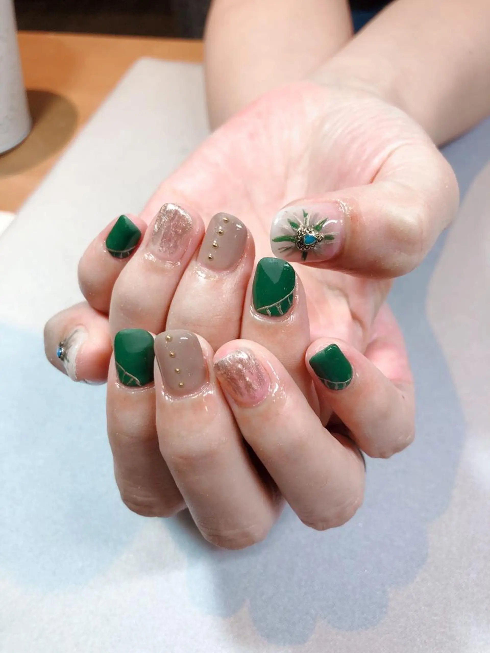 ネイル iiloo aromaworksのネイルデザイン