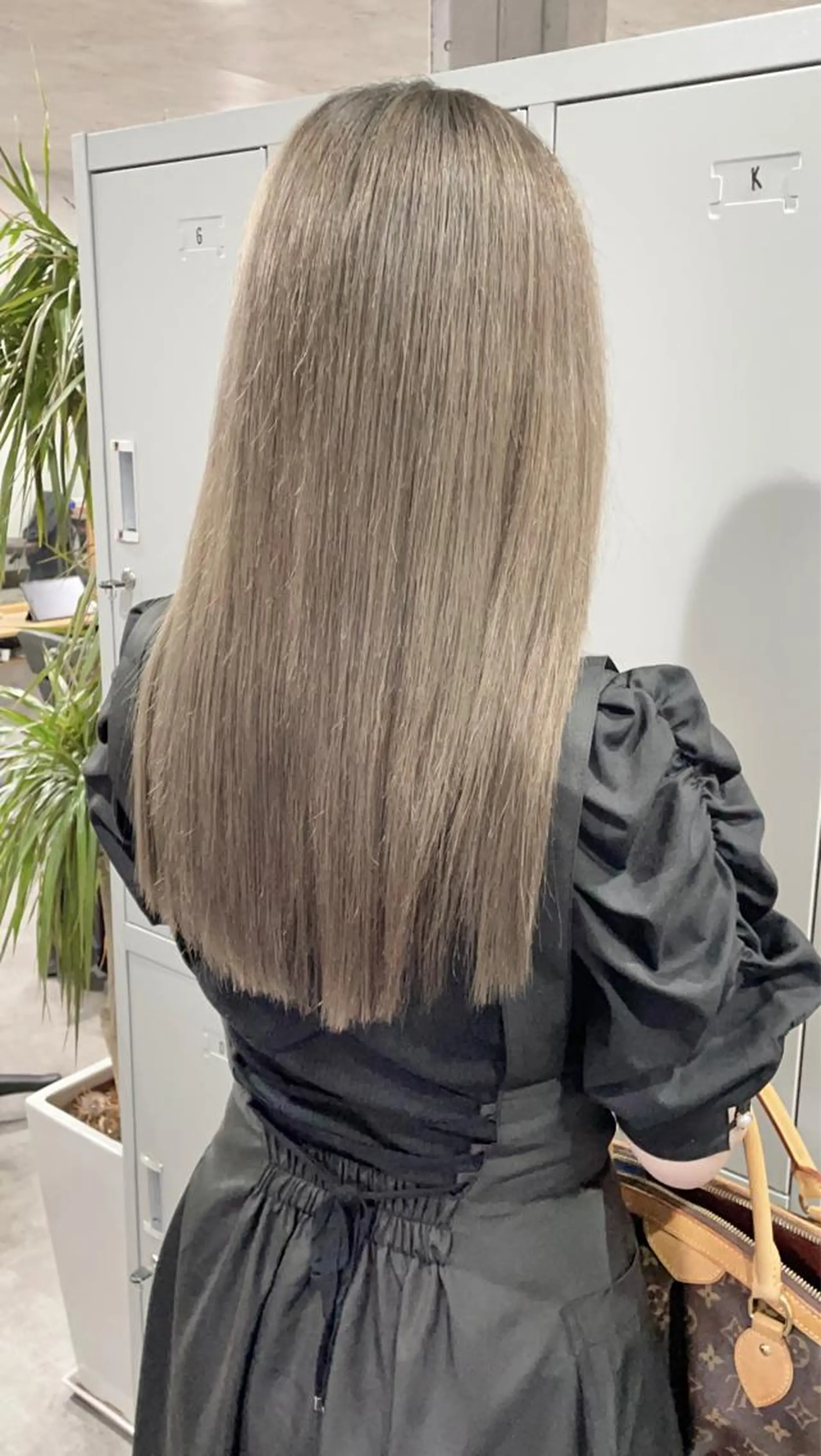 ロング カット ヘアカラー トリートメント タカハシ ユウキのヘアスタイル