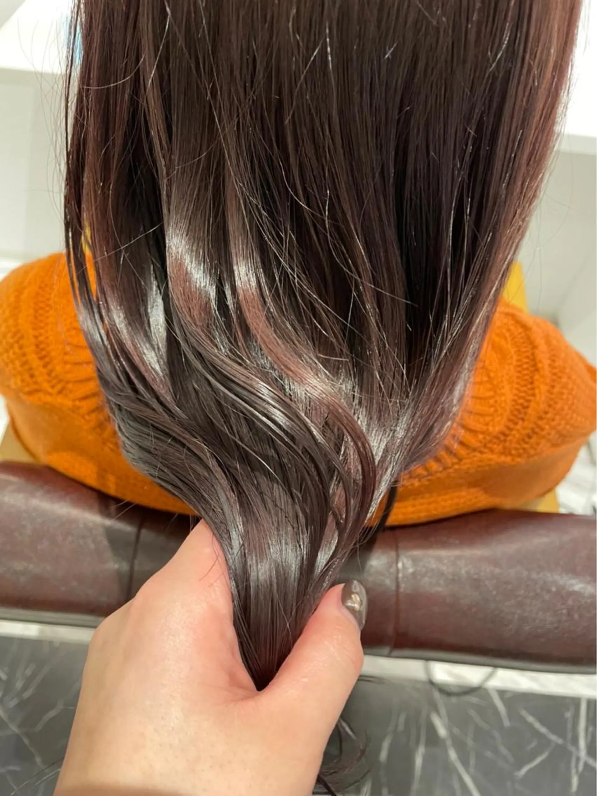 ロング カラー 浦﨑 笑美里のヘアスタイル