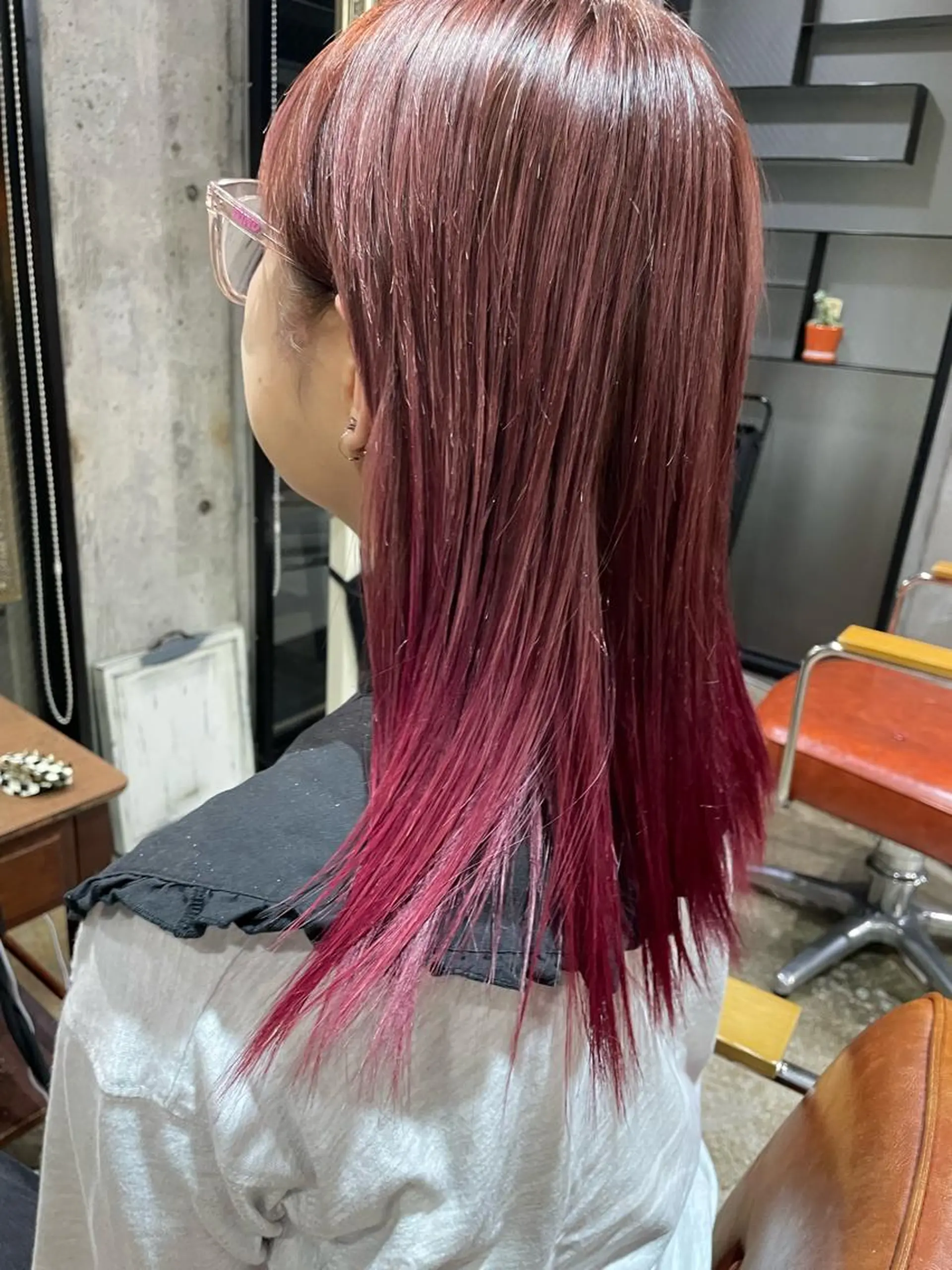 ミディアム yelm所属・🫒オリーブカラー ミディアムレイヤー✨のヘアスタイル