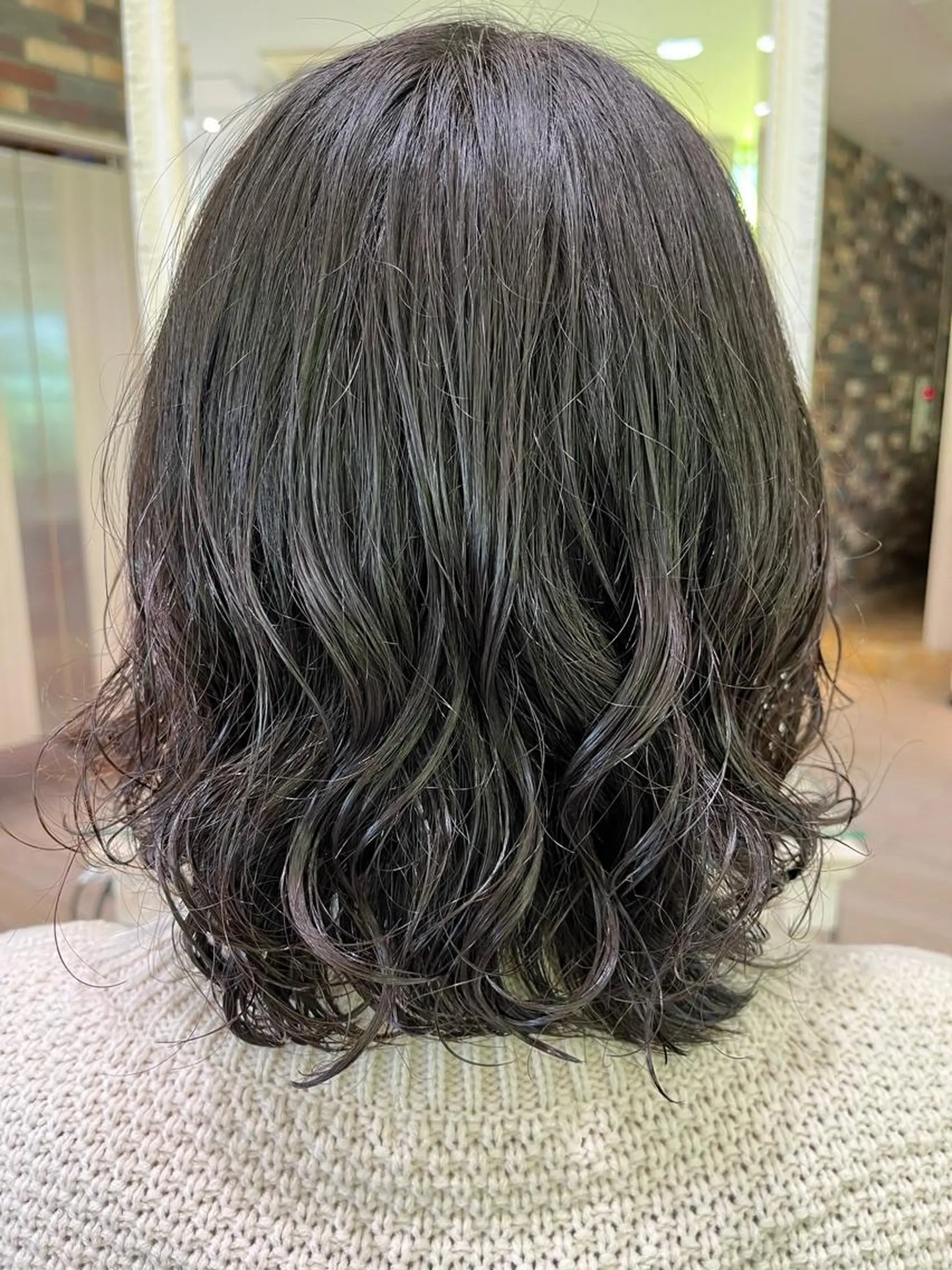 ミディアム カット パーマ トリートメント おかにわ みりのヘアスタイル