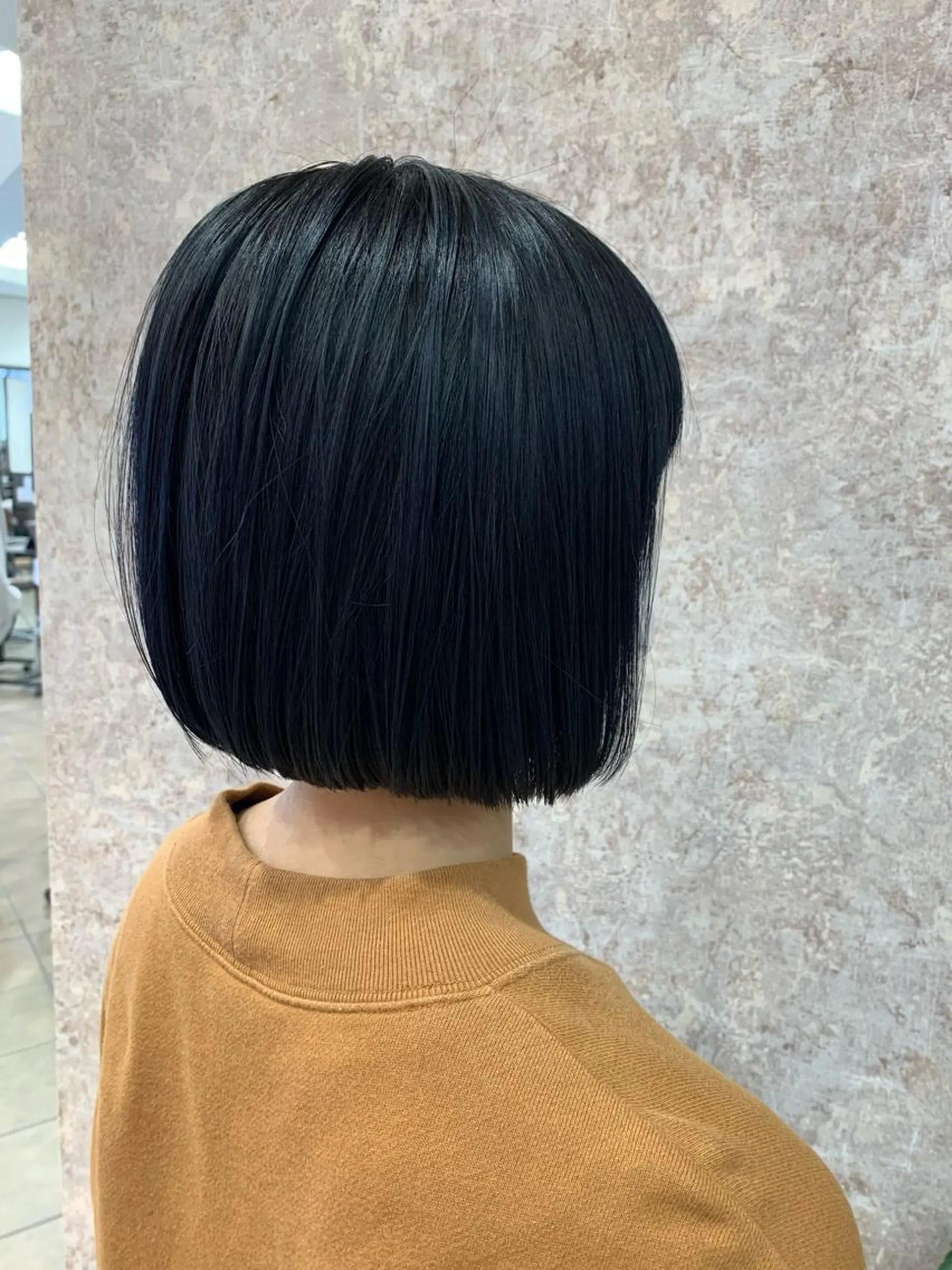 ショート カラー 黒髪 ブルーカラー ブルーブラック ボブ カット トリートメント Ripps長居所属・メテオ ／ヘアカラー 西川菜実のヘアスタイル