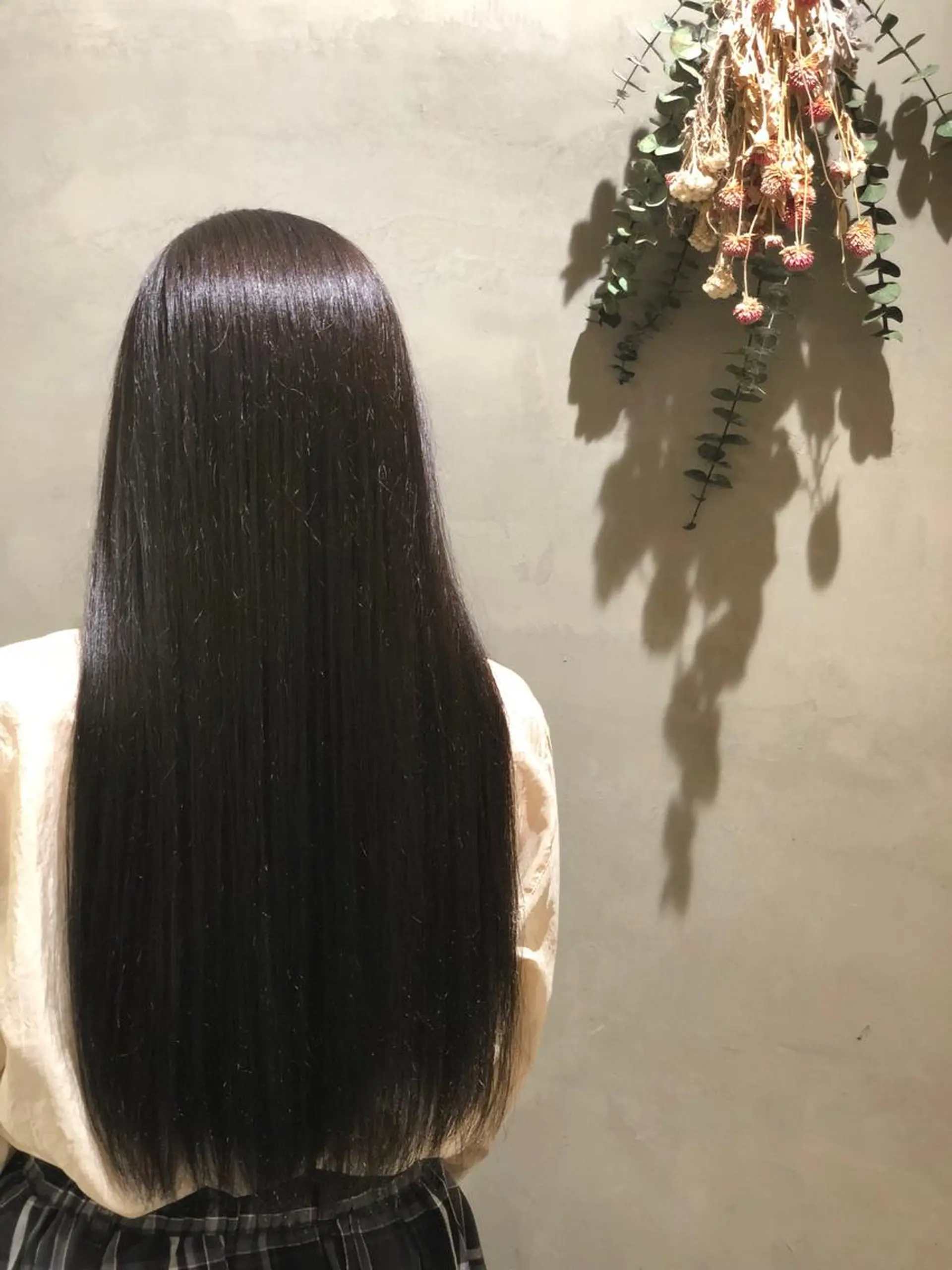 ロング 梅田ハイトーン チダ ヒナノのヘアスタイル